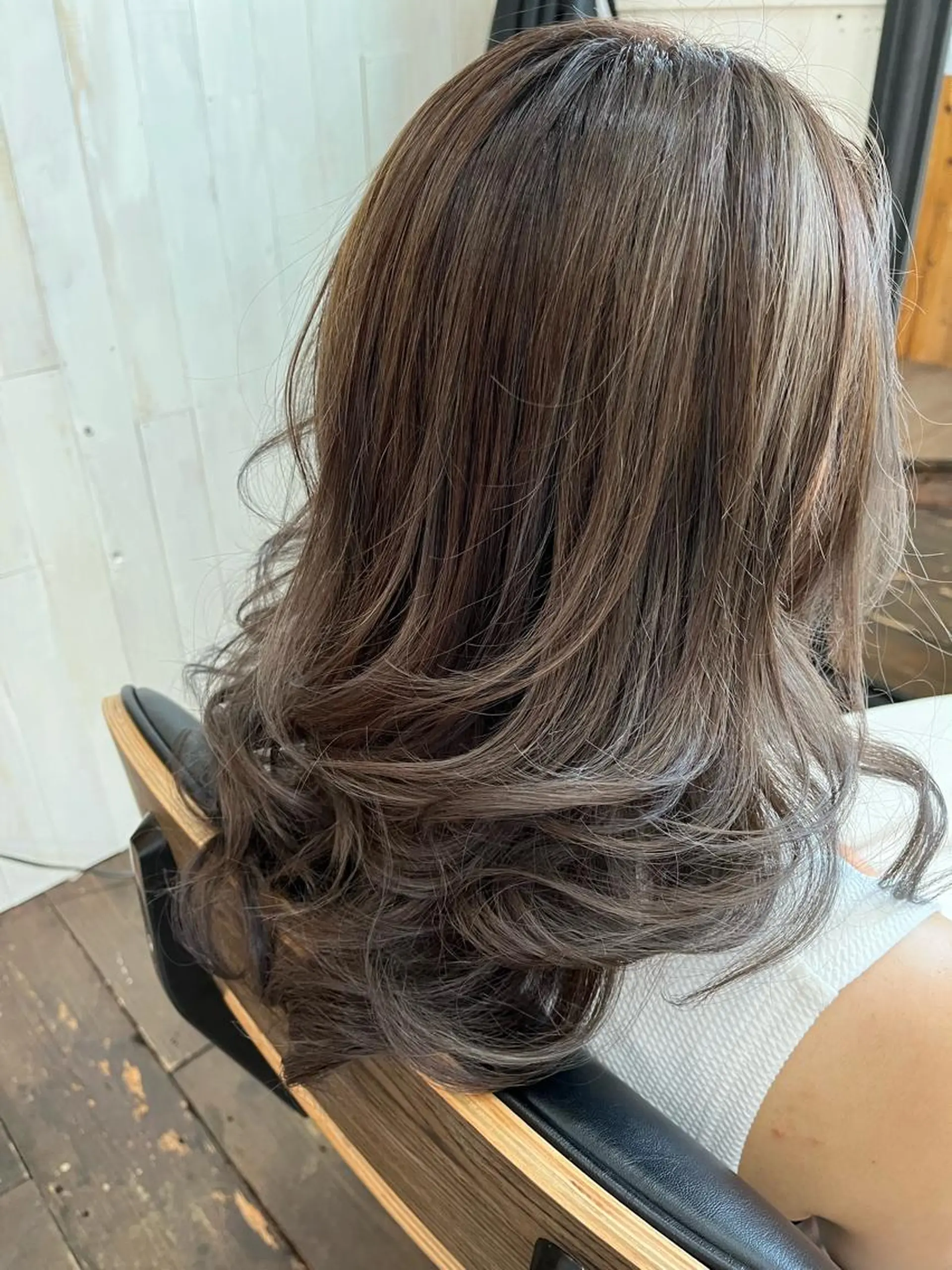 セミロング 紙屋 隼人のヘアスタイル