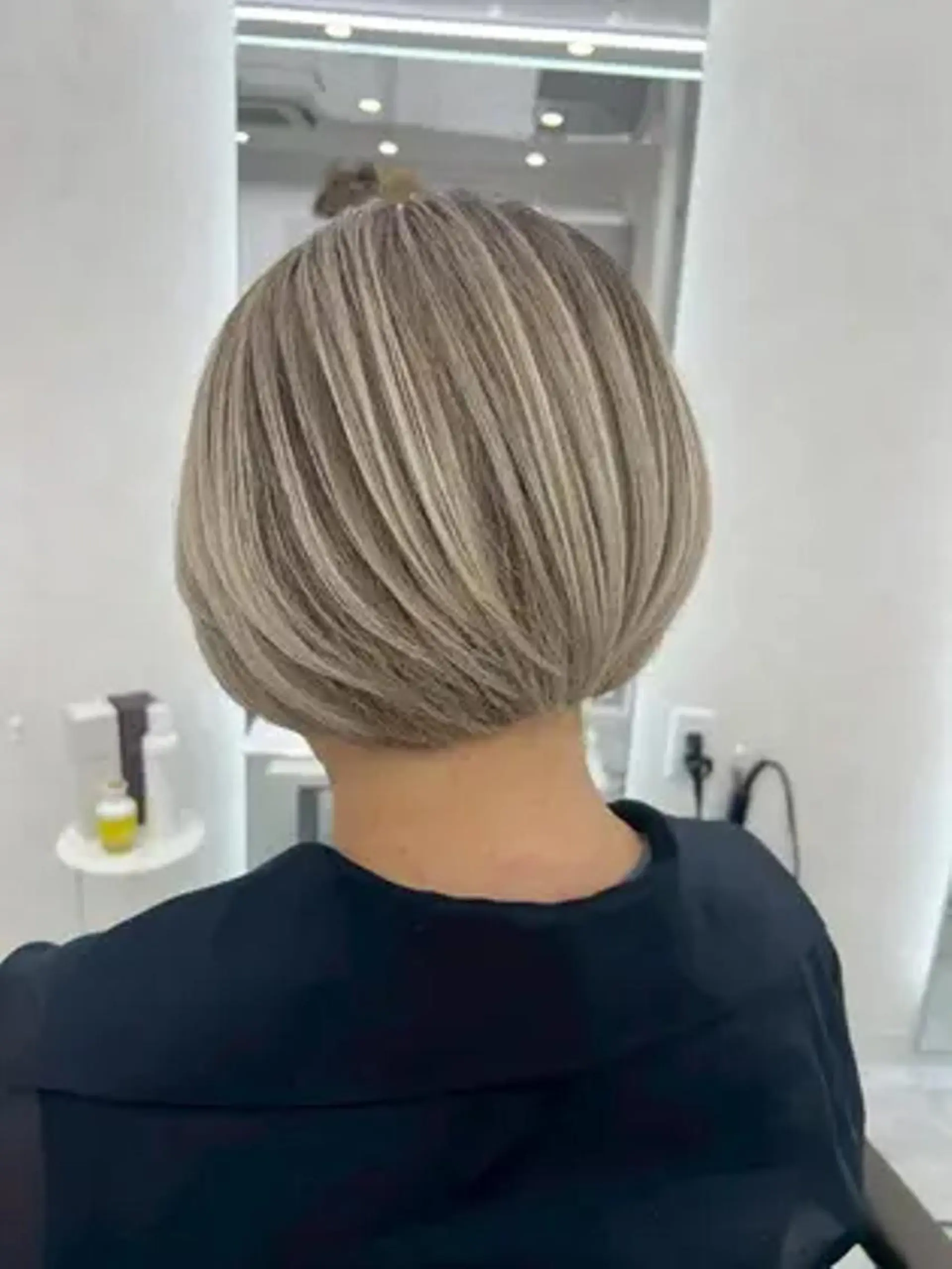 ショート カラー アディクシーカラー アッシュ バレイヤージュ ベージュカラー ブルーカラー 女性専用サロン梅田 髪質改善カラーakiのヘアスタイル