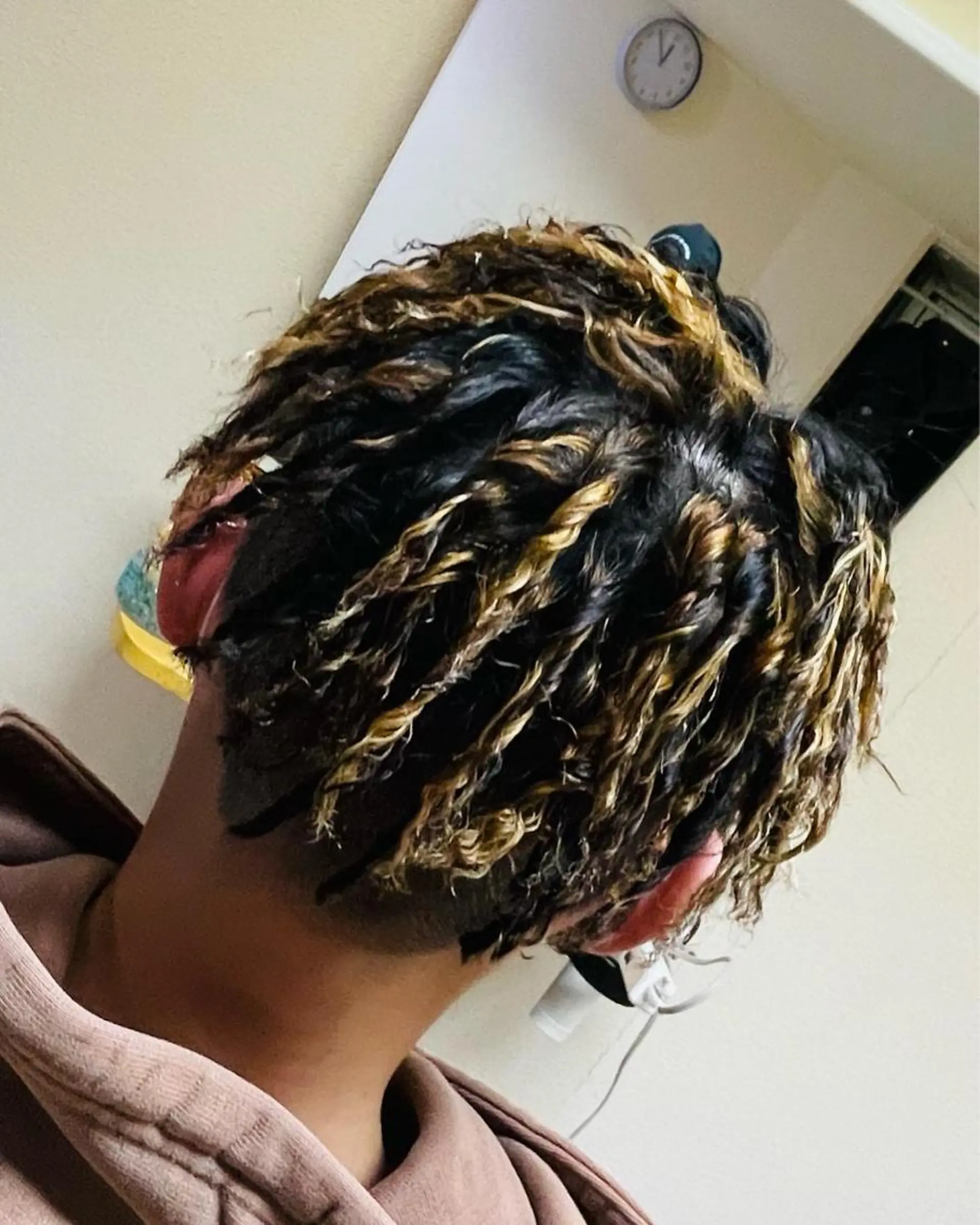 ミディアム カラー パーマ ヘアアレンジ メンズ ミディアムパーマ メンズパーマ レッドカラー カット パーマ メンズ大歓迎‼︎ ✨seigo✨のヘアスタイル