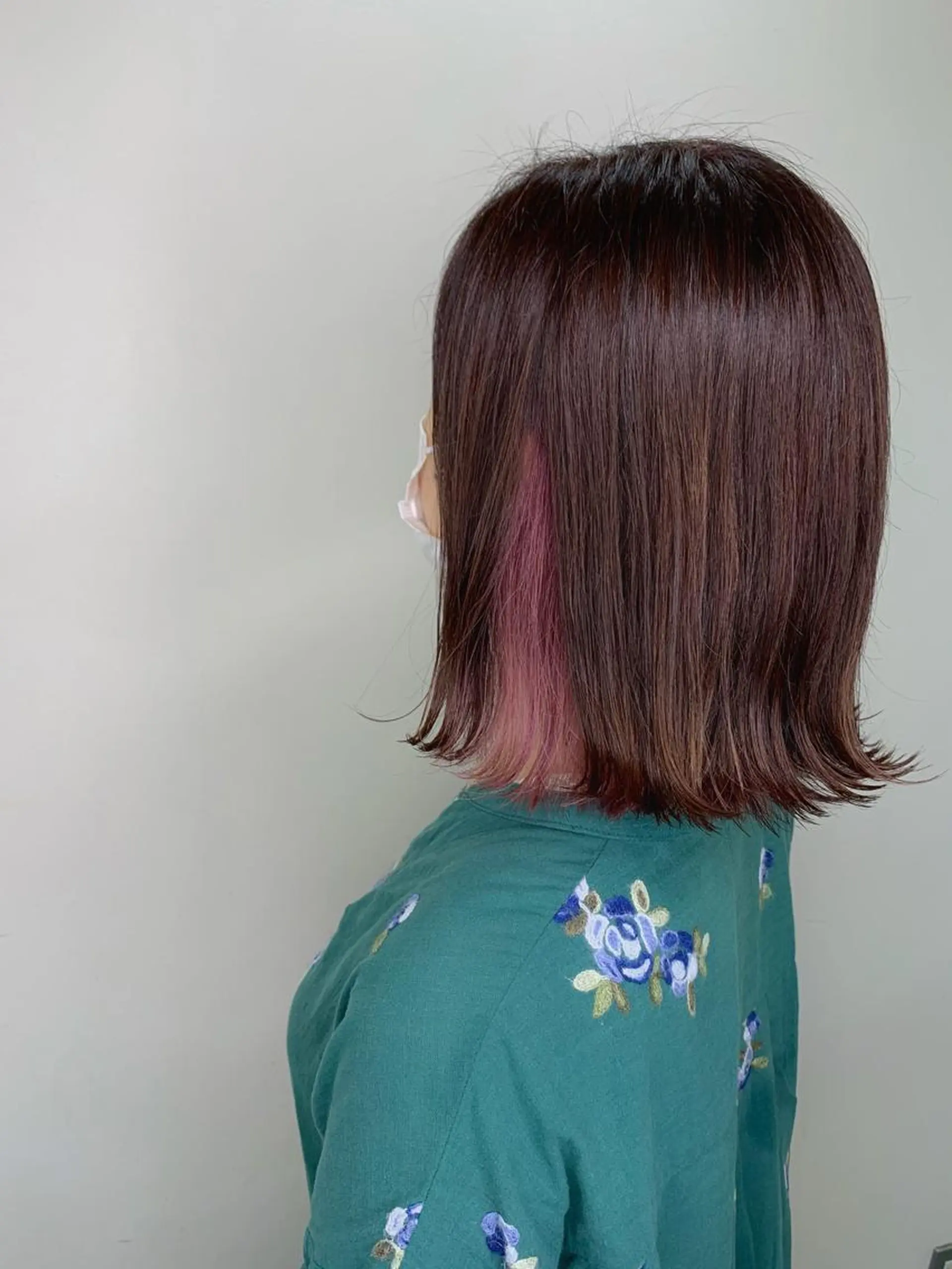 ミディアム 外ハネヘア ヘアカラー トリートメント 艶髪クリエイター🪽 秋田 聖也のヘアスタイル