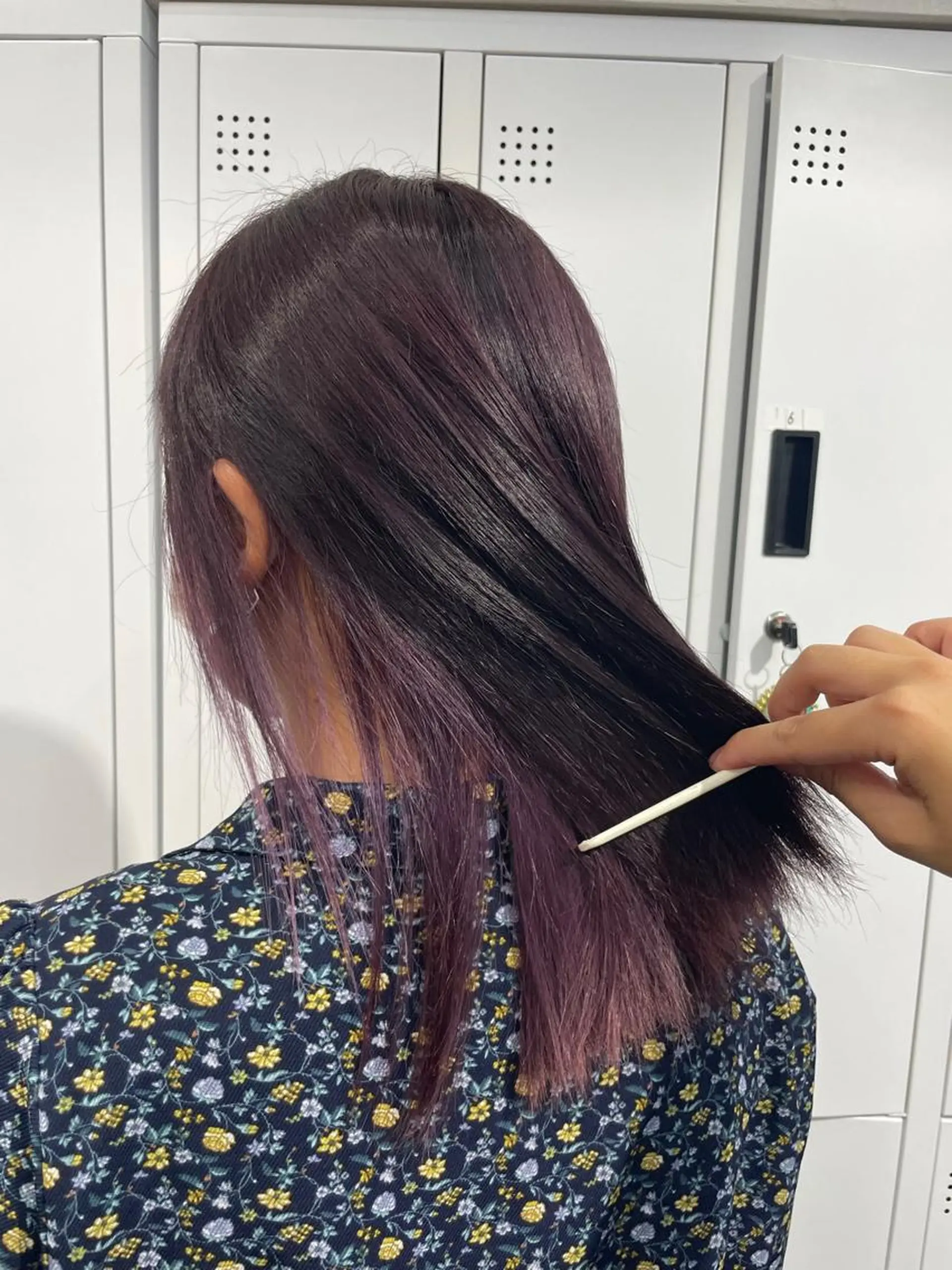 セミロング 横浜🦋ハイトーン 🫐シャドウルーツのヘアスタイル