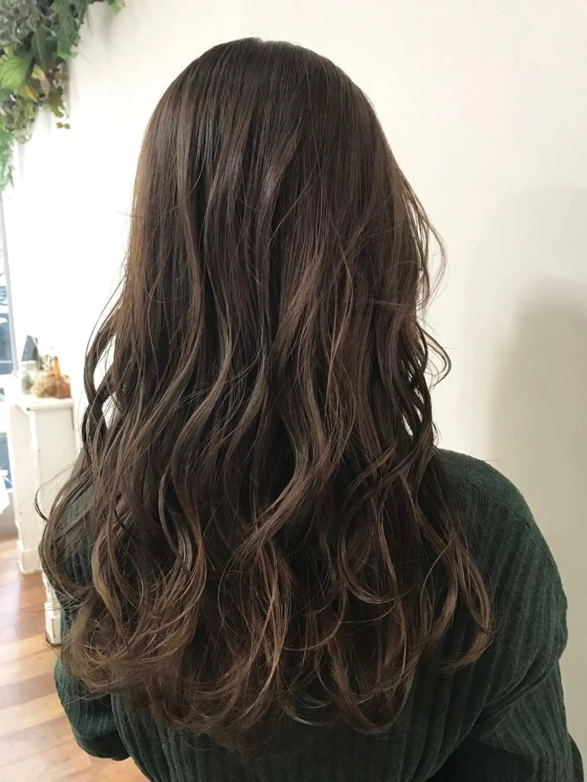 ロング カラー いけだ　ひかり ハイライトくびれヘアのヘアスタイル