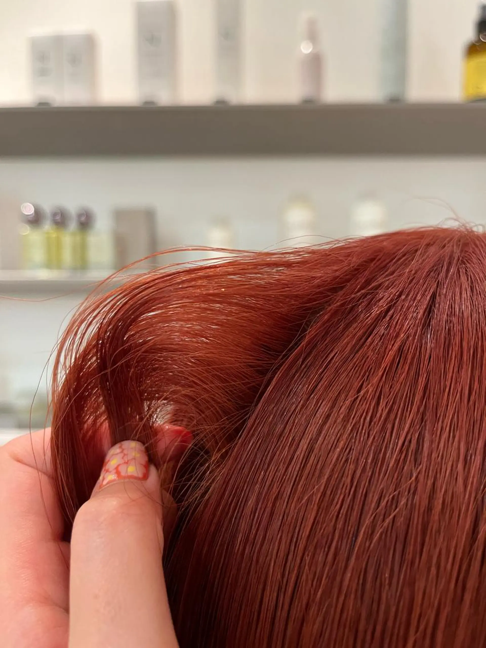 セミロング カラー オレンジ ピンクカラー HITOMI 福岡パーマのヘアスタイル