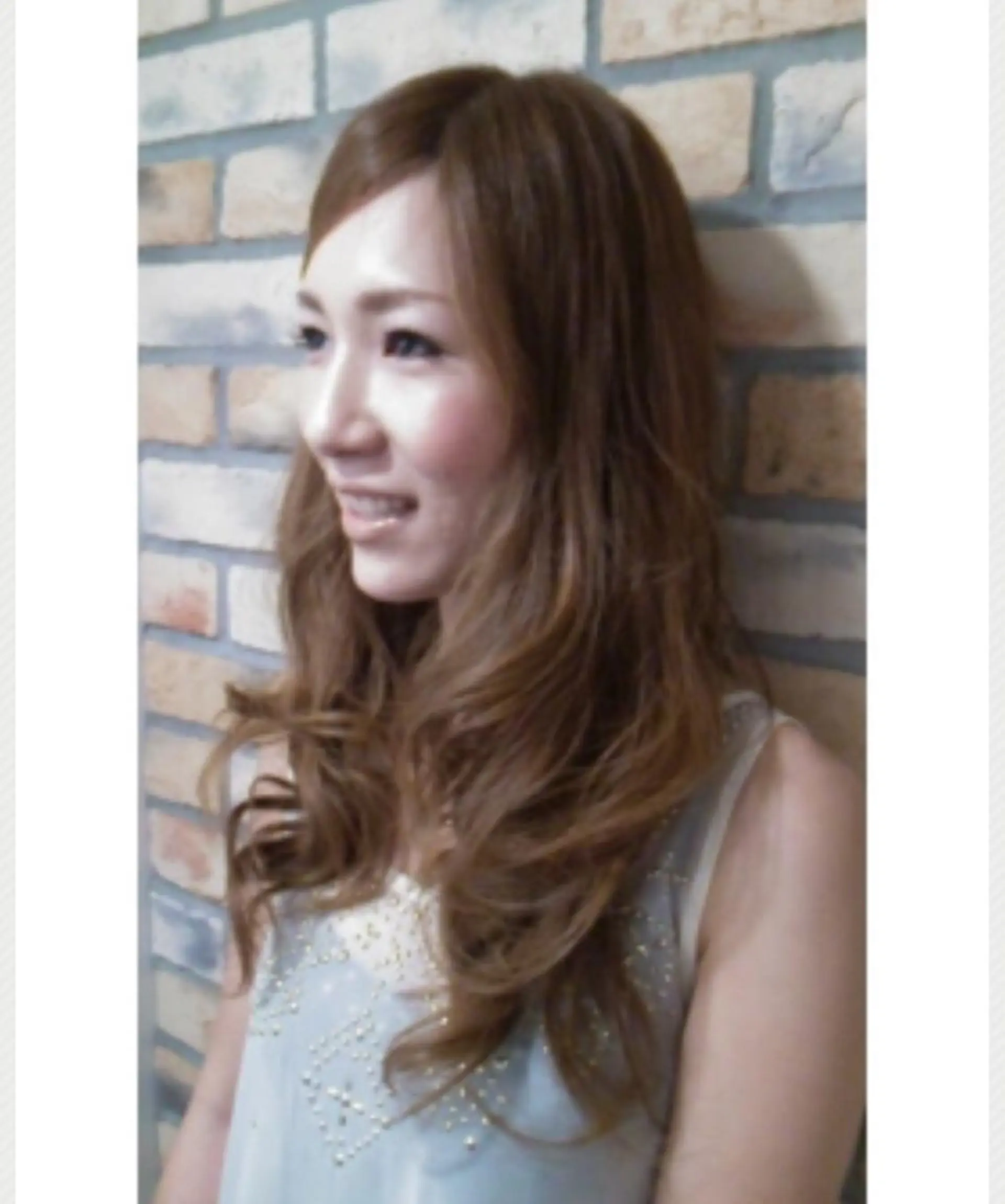 セミロング カラー パーマ ハイトーンカラー 烏山 達也のヘアスタイル