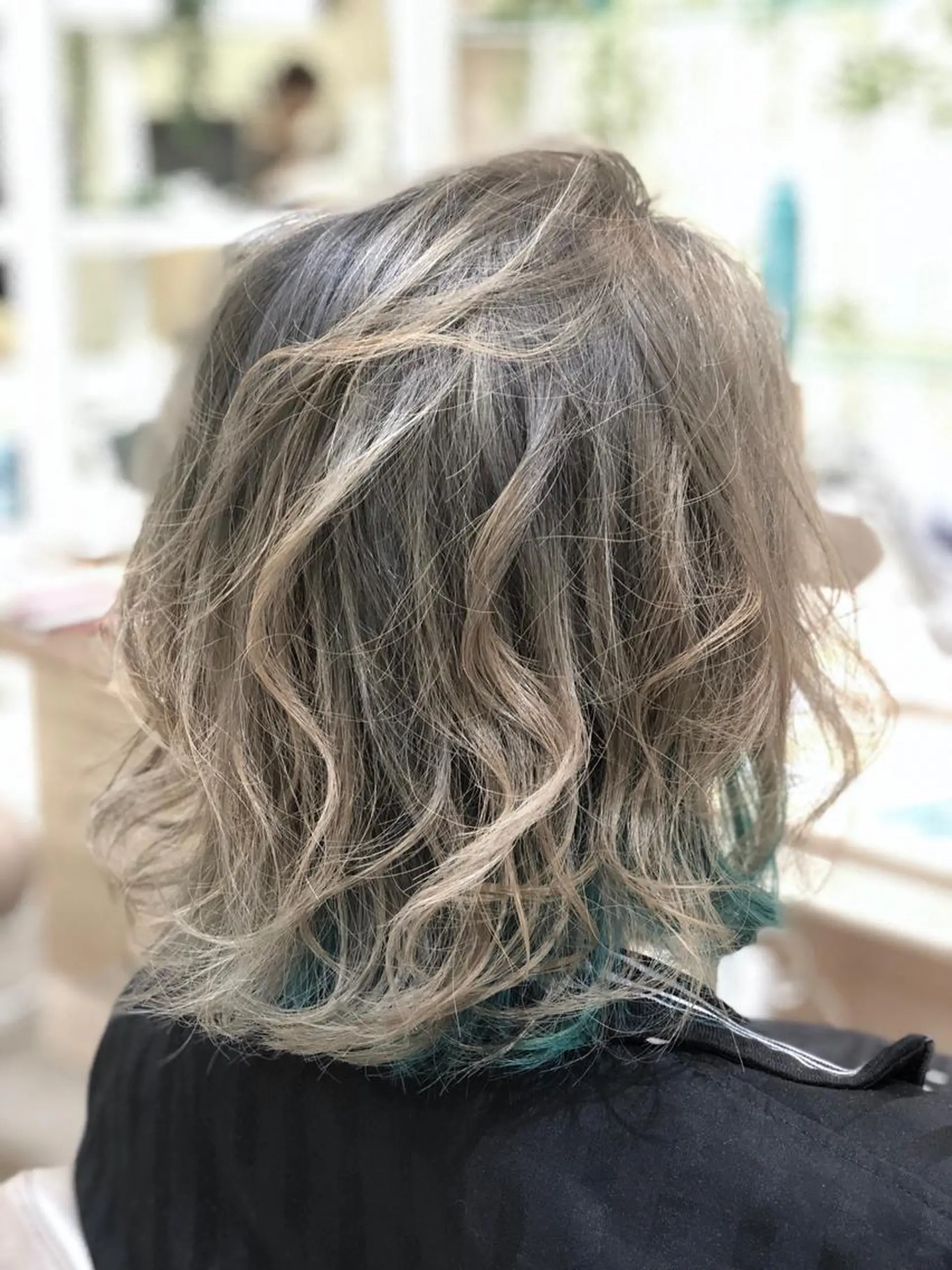 ミディアム カラー ブリーチ グレージュ インナーカラー 店長     押野 勇也のヘアスタイル