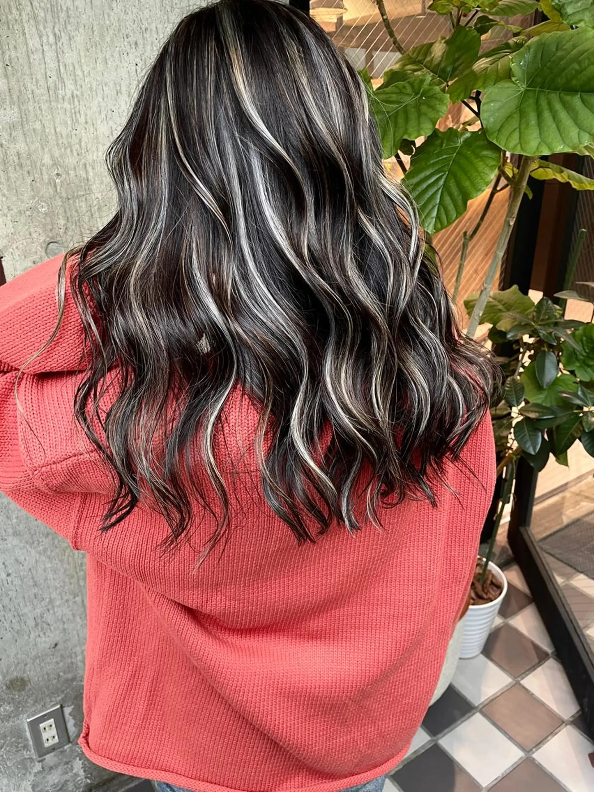 セミロング カラー ハイライトカラー ハイライト ヘアカラー タナカ タクヤのヘアスタイル