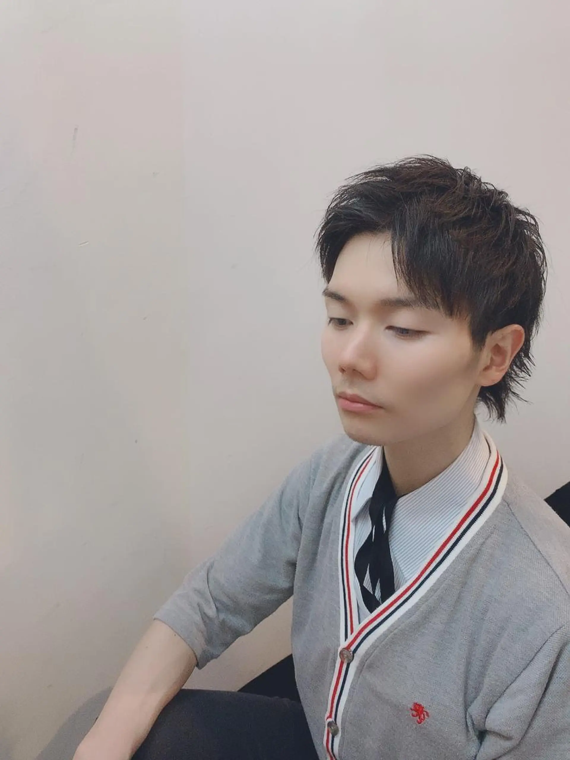 ミディアム ウルフカット 岡崎 海人のヘアスタイル