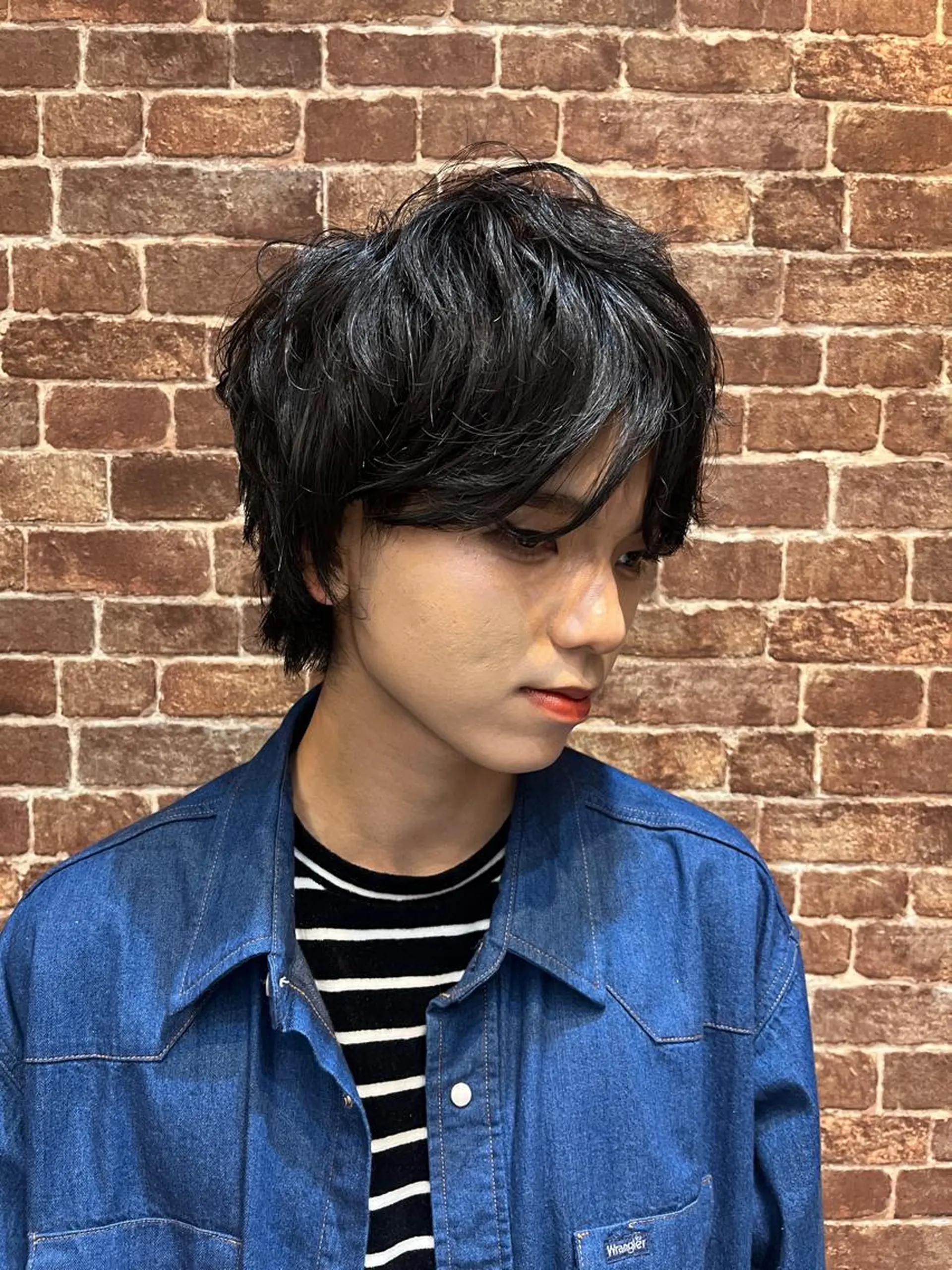 ミディアム カラー パーマ ヘアアレンジ メンズ キッズ ネイル マツエク・マツパ アイブロウ ミディアムパーマ メンズハイライト メンズパーマ ブラウンカラー ケアカラー 久木原 ゆりのヘアスタイル