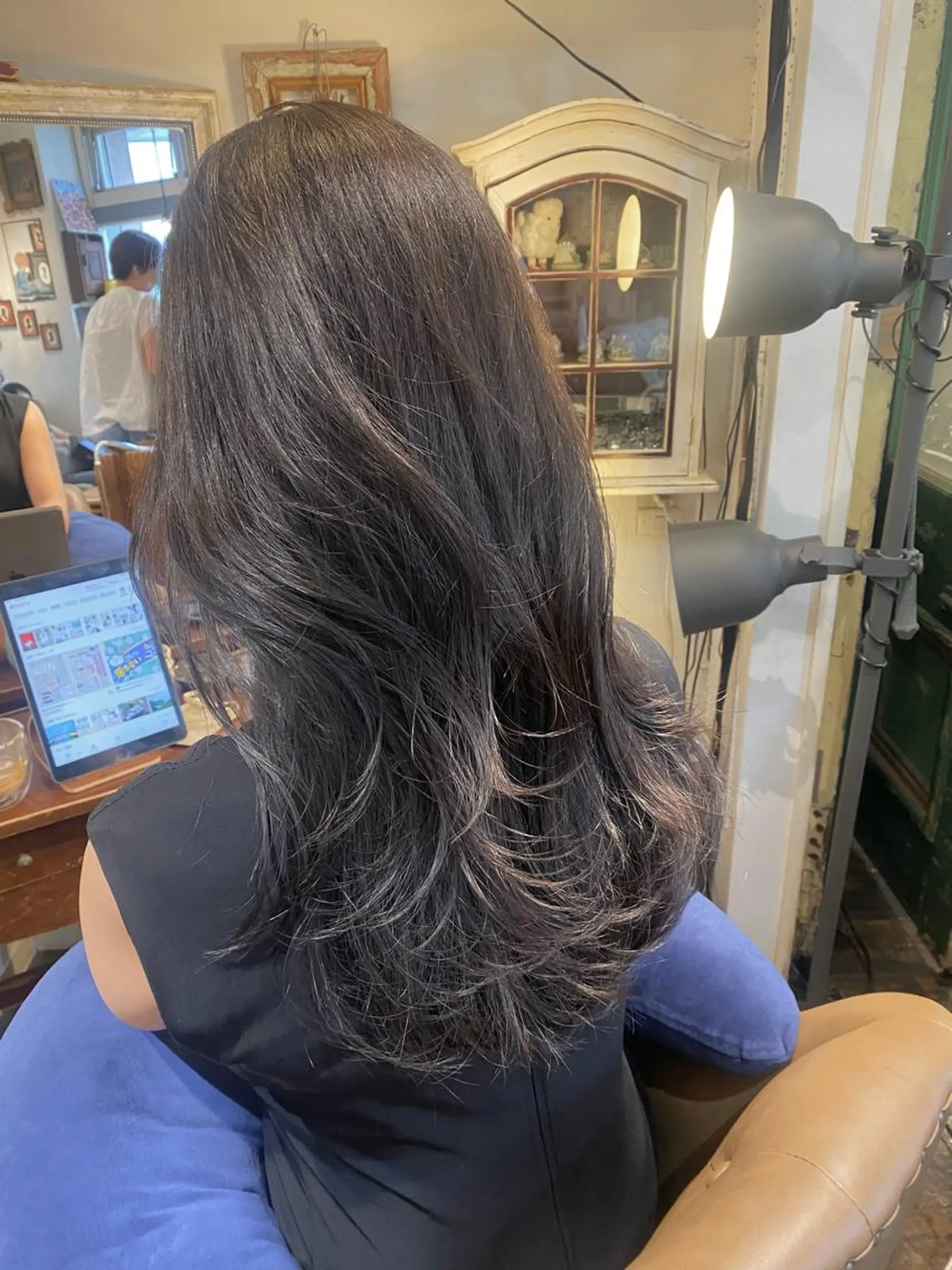 セミロング カラー レイヤーカット カット ヘアカラー トリートメント AYANO ／レイヤー／オリーブのヘアスタイル