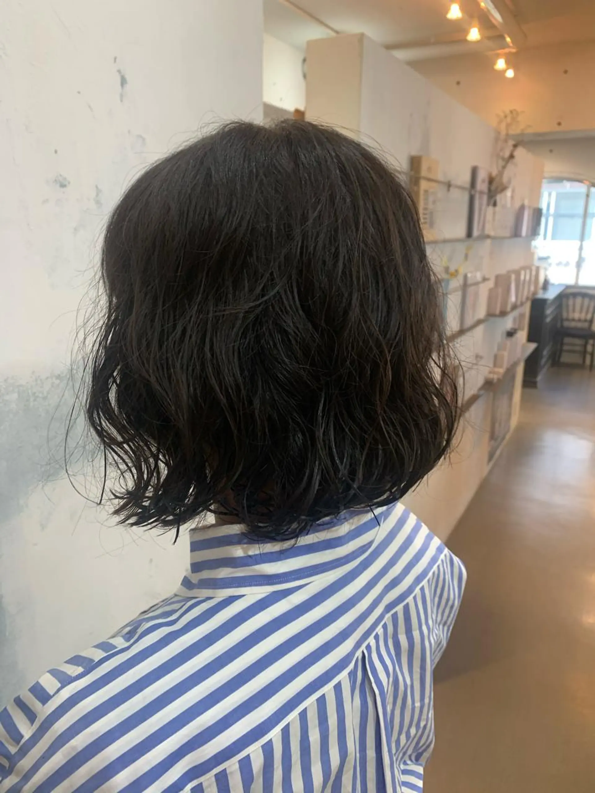 ミディアム パーマ 切りっぱなしボブ ミディアムパーマ ボブ カット パーマ 🍑艶髪✖️暖色系 ✨momoka🍑のヘアスタイル