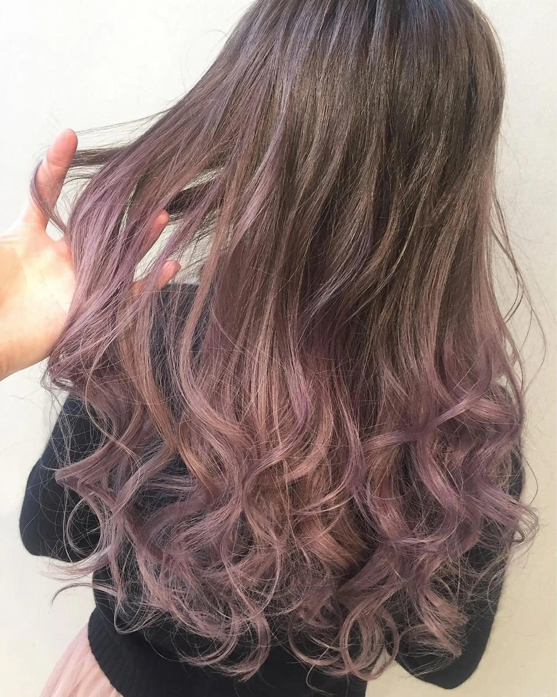 ロング カラー ヘアアレンジ ベージュカラー グラデーションカラー ハイライトカラー くせ毛 外国人風カラー 阿部 圭悟のヘアスタイル