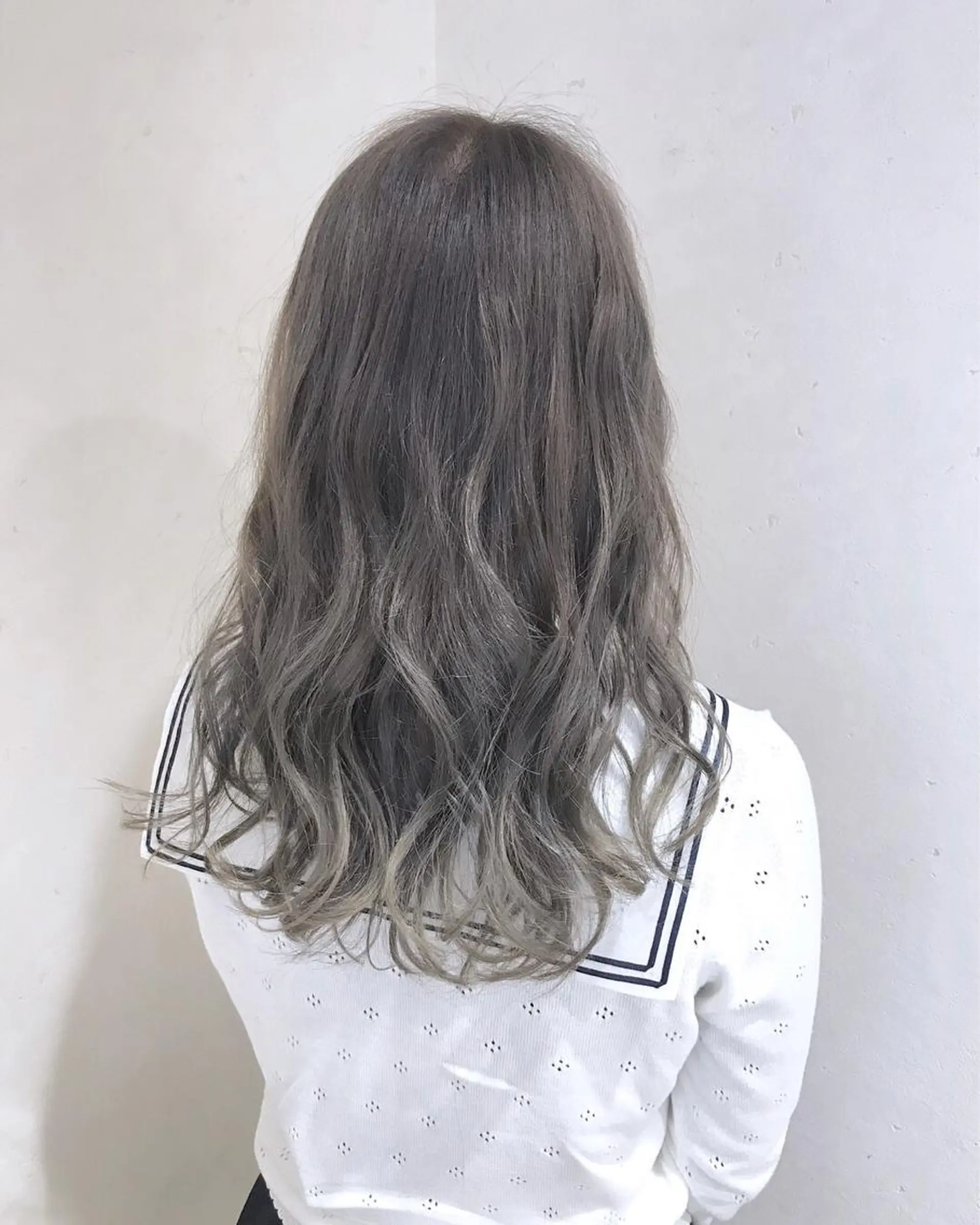 セミロング カラー パーマ ヘアアレンジ グレージュ ラベンダーカラー ラベンダーグレージュ ラベンダーグレー ヘアカラー トリートメント filo byFeria渋谷所属・縮毛矯正/美髪 髪質改善/石田幸輔のヘアスタイル