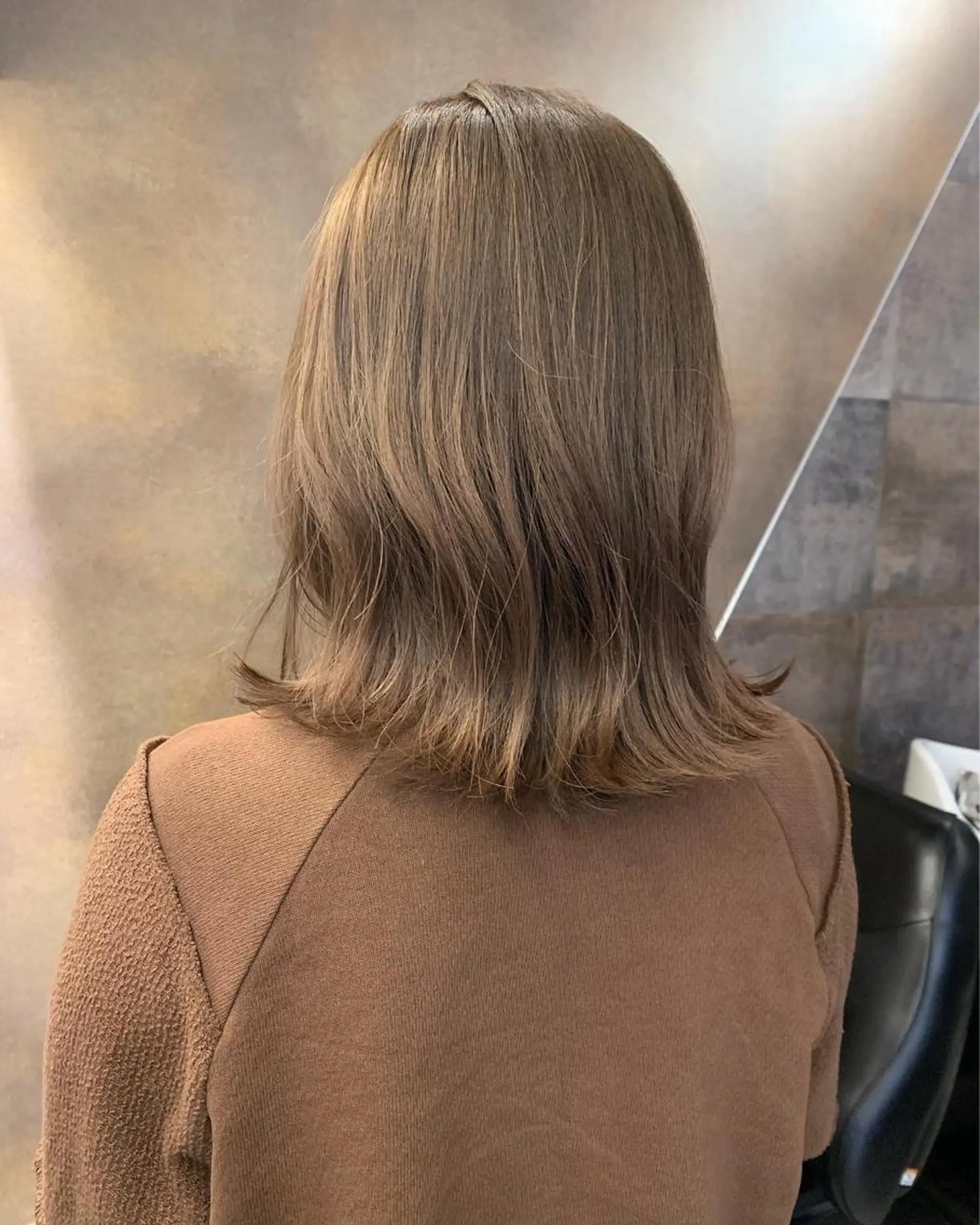 セミロング カラー カット ヘアカラー SAKINO. ベージュカラーのヘアスタイル