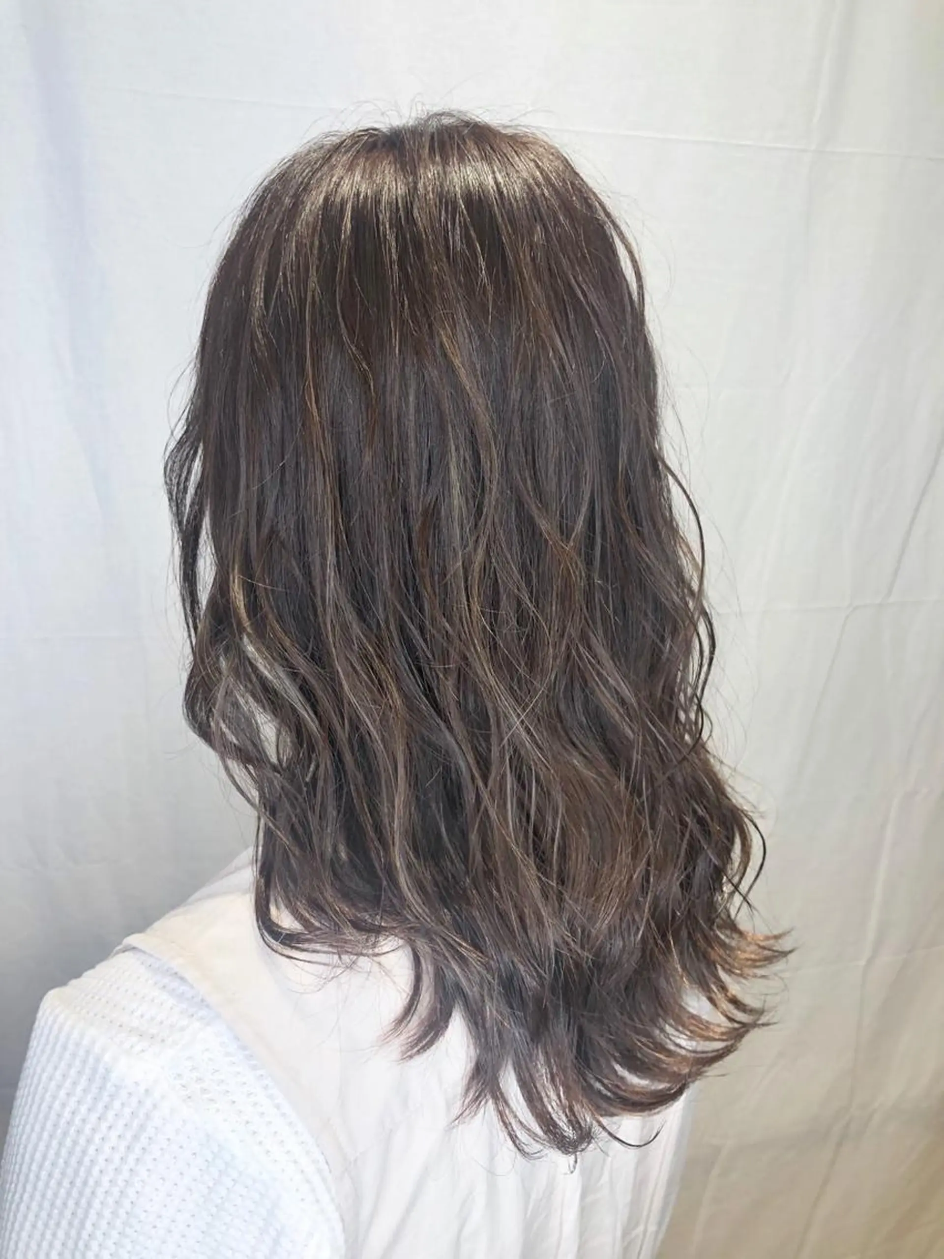 セミロング カラー 店長　濱口 花菜　美髪整形のヘアスタイル