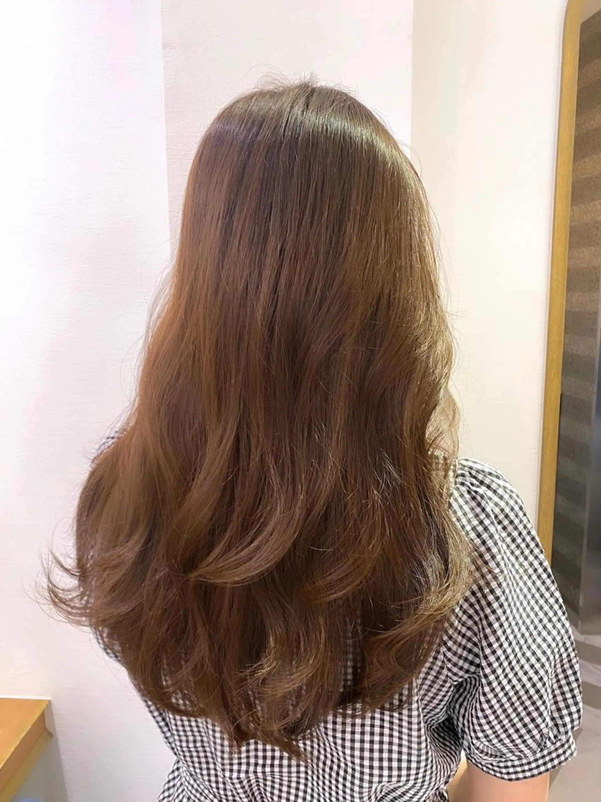ミディアム カラー カット ヘアカラー トリートメント レイヤーカット /透明感カラー西田のヘアスタイル