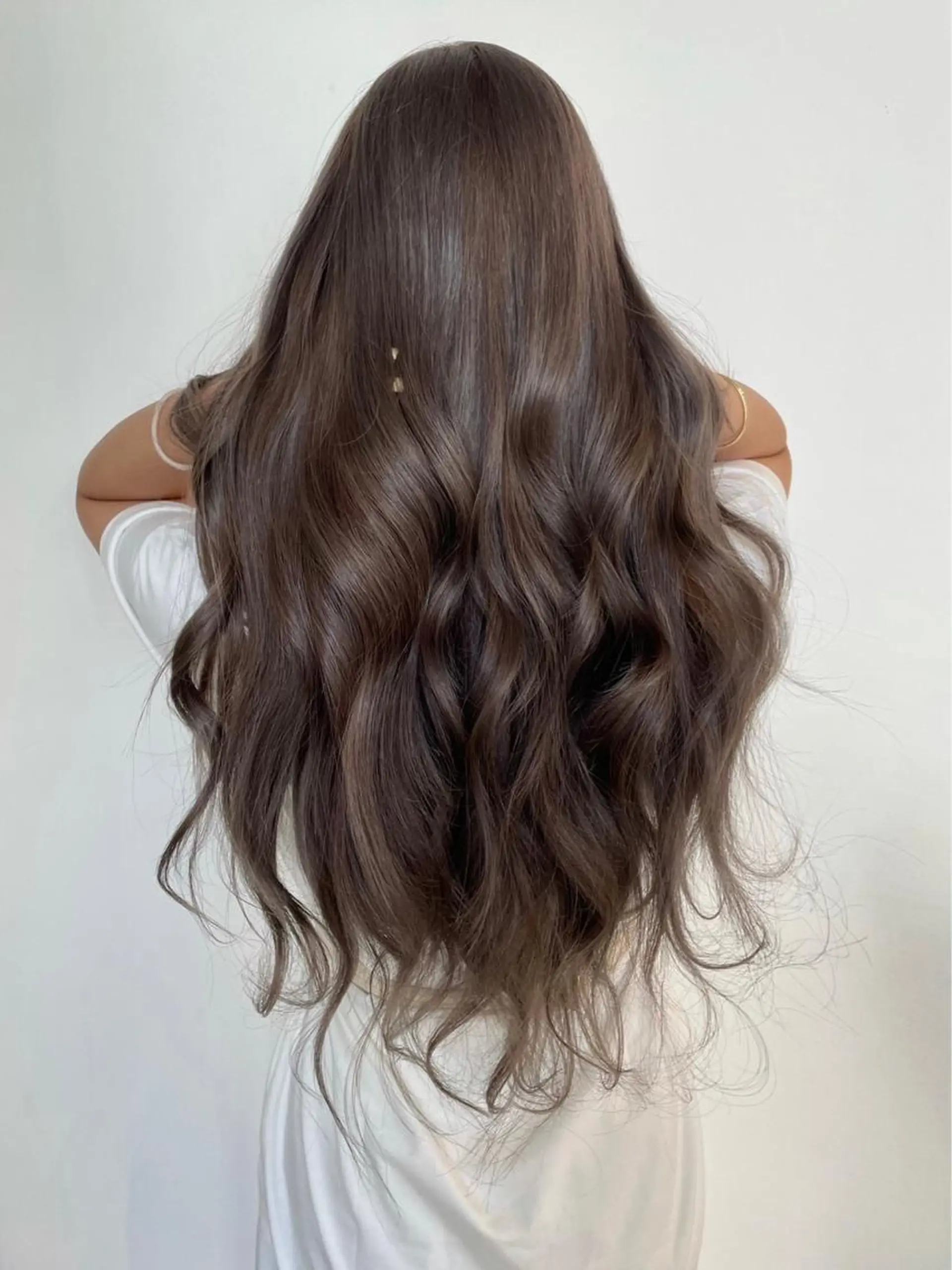 ロング アッシュ フレンチガーリー 髪質改善 オン眉 公式 Ease by amble luxeのヘアスタイル