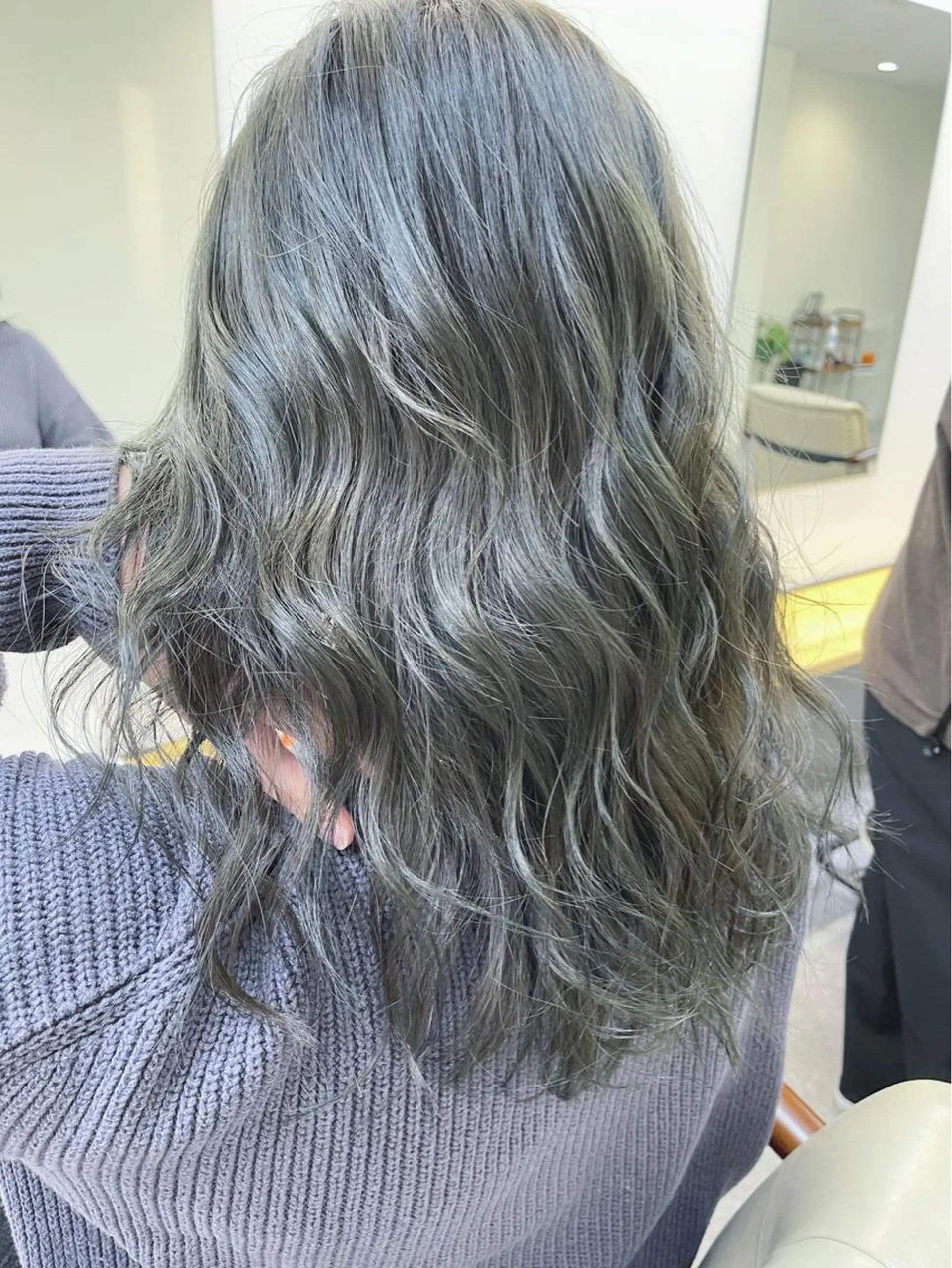 ロング H所属・H (エイチ) 烏丸御池店のヘアスタイル