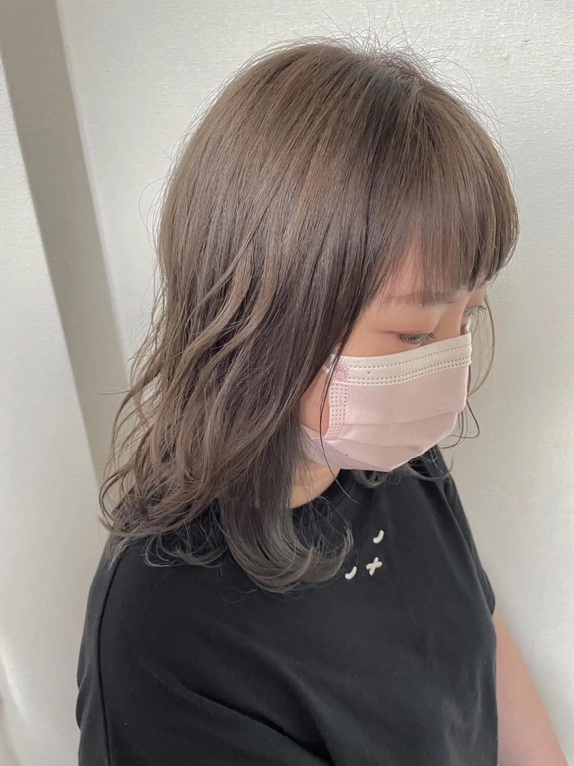 ミディアム カラー ベージュカラー ブリーチ グレージュ ヘアカラー 土居 正季のヘアスタイル