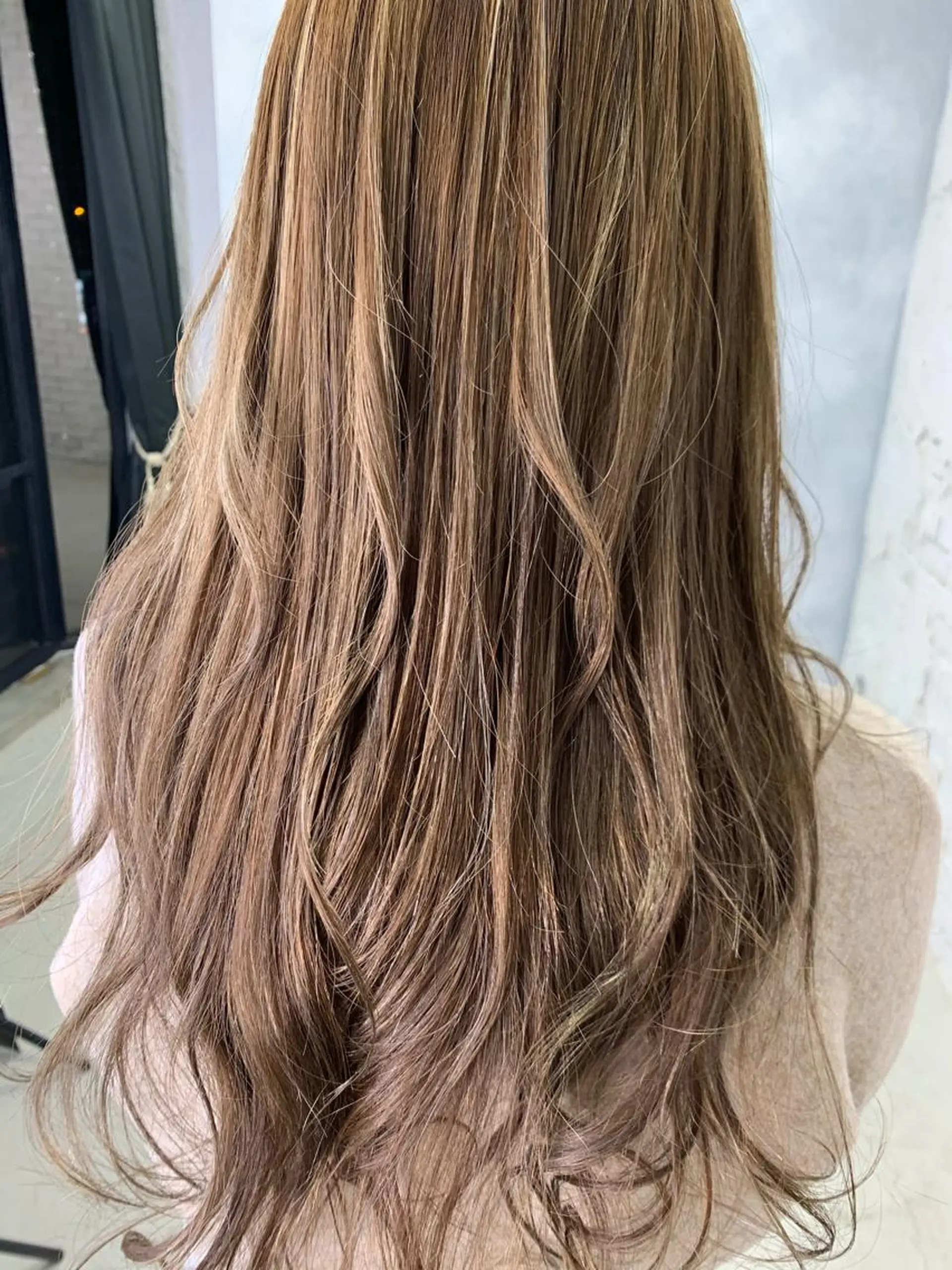 ロング カラー ブラウンカラー モカブラウン LUXBE LUCEのヘアスタイル