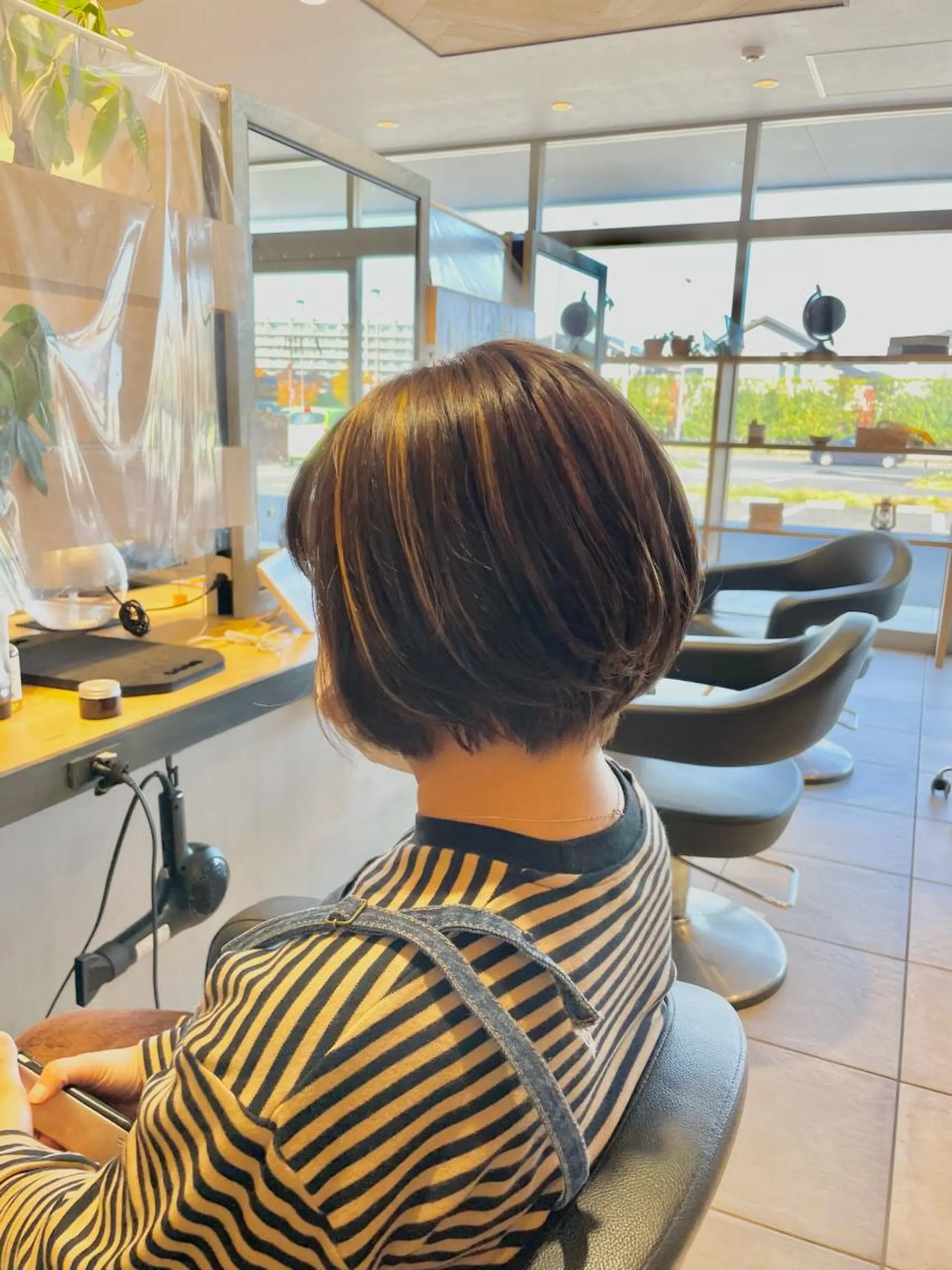 ショート カラー ヘアカラー トリートメント ヘアセット 渡部雄大 ショート／縮毛矯正のヘアスタイル