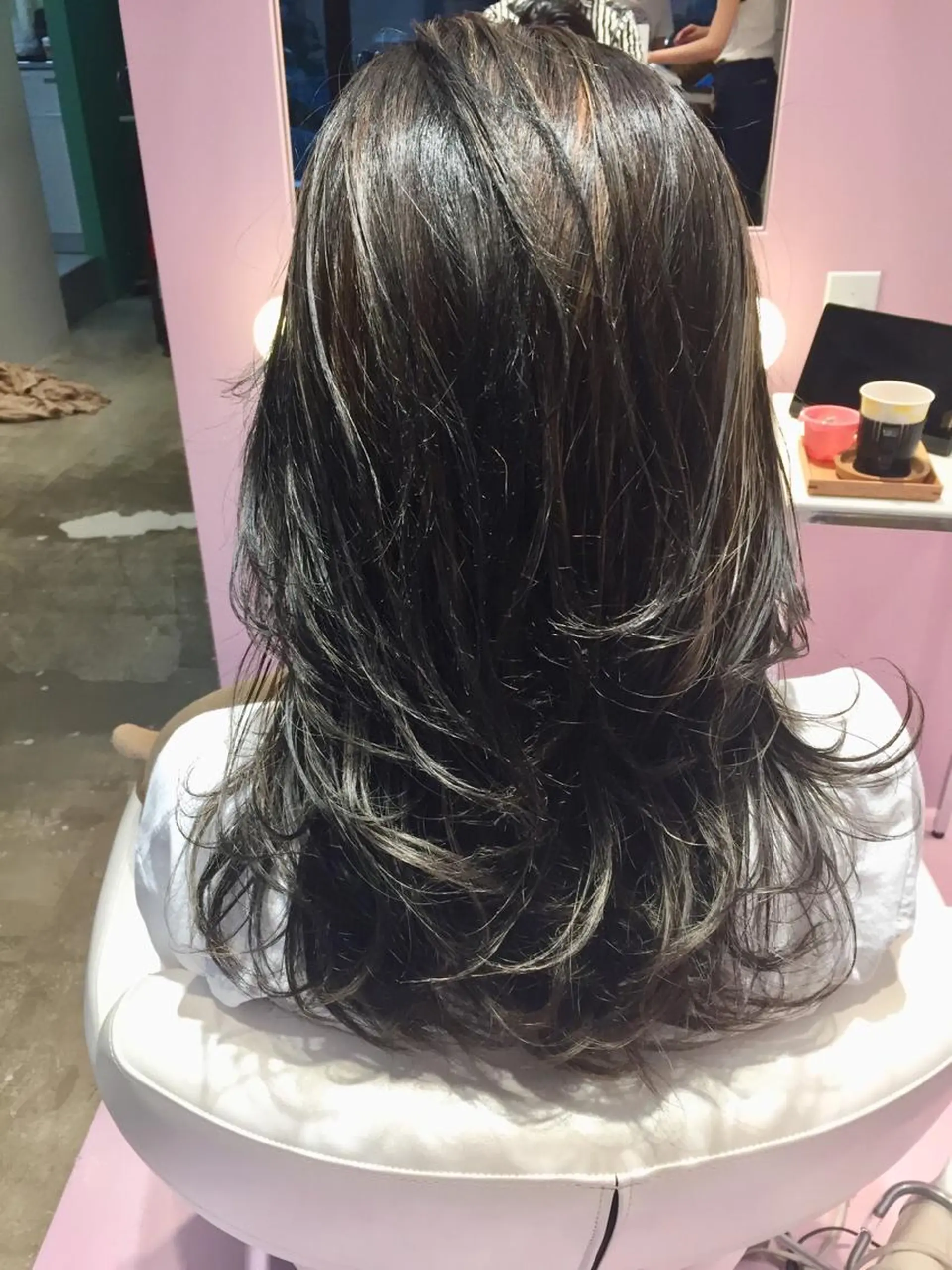 ミディアム ハイライト カット ヘアカラー トリートメント 所渉/韓国レイヤー /ウルフカットのヘアスタイル