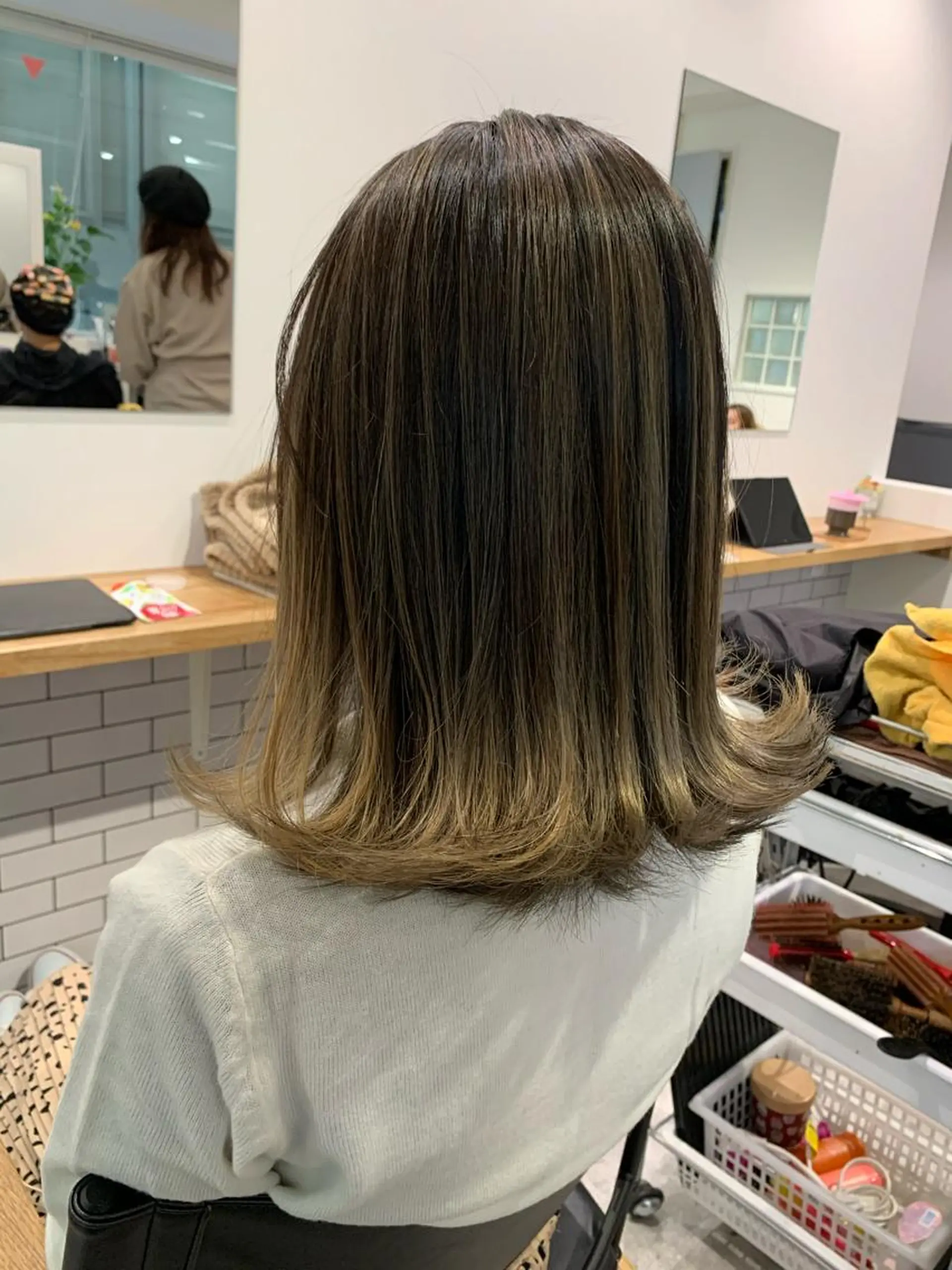 ロング レイヤーカット ヘアカラー Selene hair OSAKAのヘアスタイル