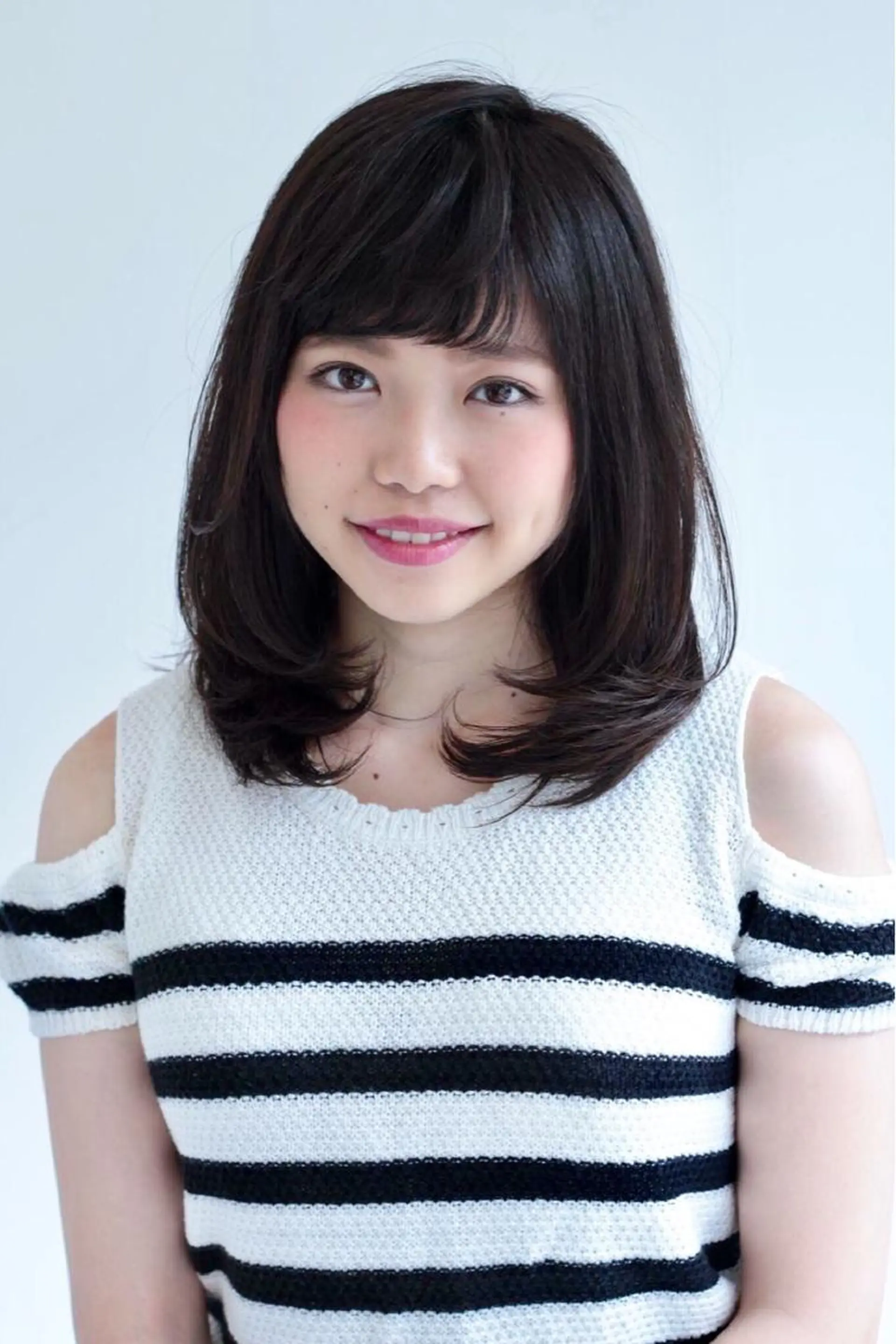 ミディアム 小顔カット 農添 杏のヘアスタイル