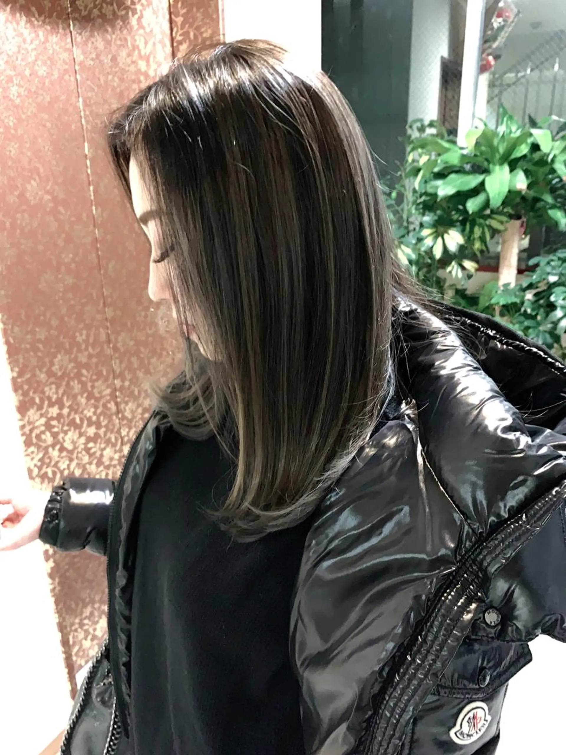 ロング アッシュ ハイライト レイヤーカット Selene hair OSAKAのヘアスタイル