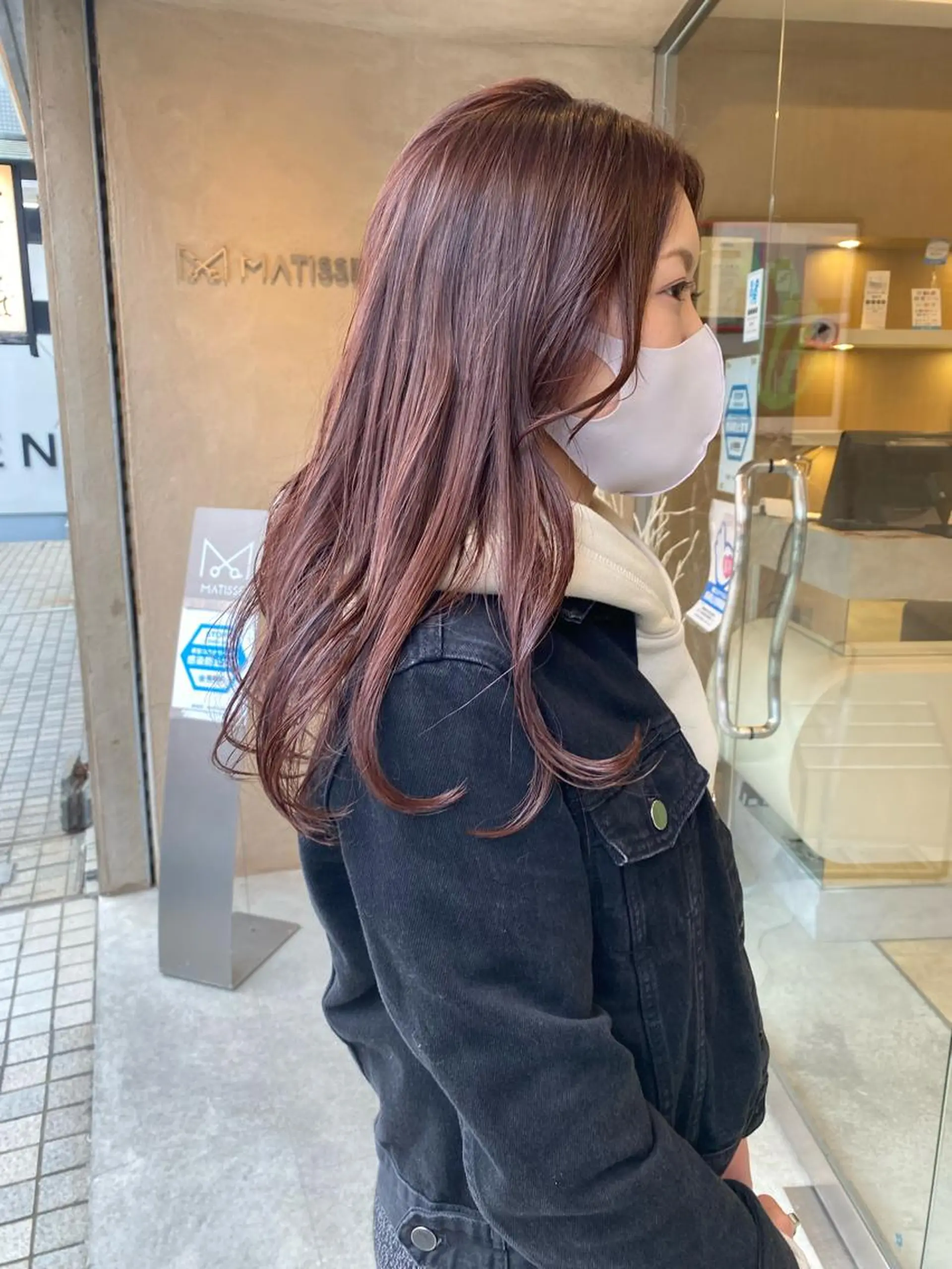 セミロング カラー ヘアアレンジ ブラウンカラー ピンクカラー ピンクブラウン 韓国🇰🇷レイヤー カットオリーブカラーのヘアスタイル