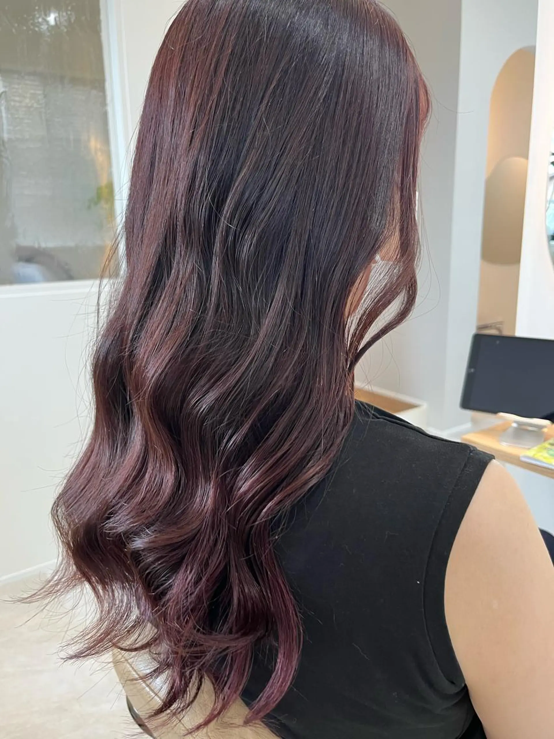 ロング ヘアカラー 加藤 明香里のヘアスタイル