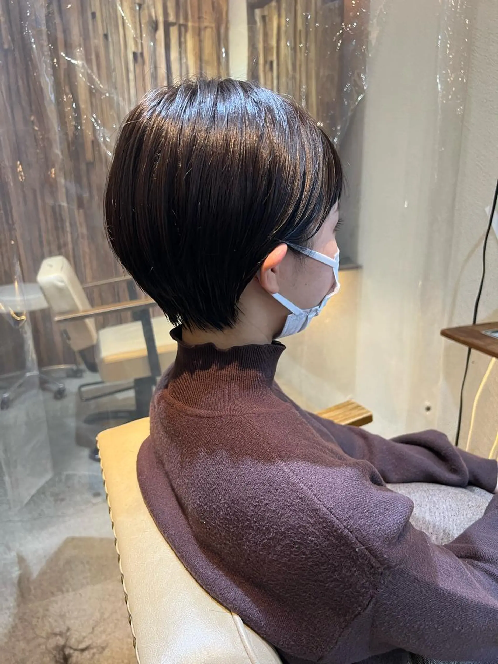 ショート カラー putri 川邉 優花のヘアスタイル