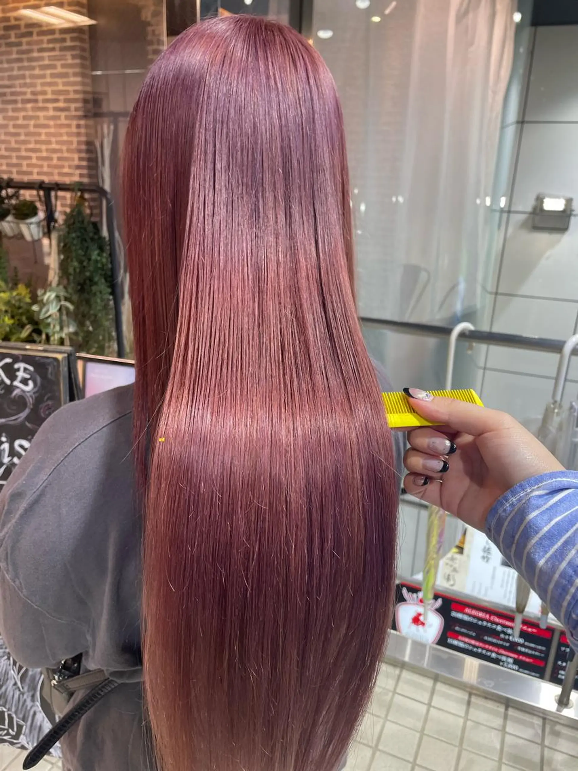 ロング カラー ブリーチ ダブルカラー ハイトーンカラー ピンクカラー ロング ヘアカラー トリートメント 韓国ヘア🦋 MIYUのヘアスタイル