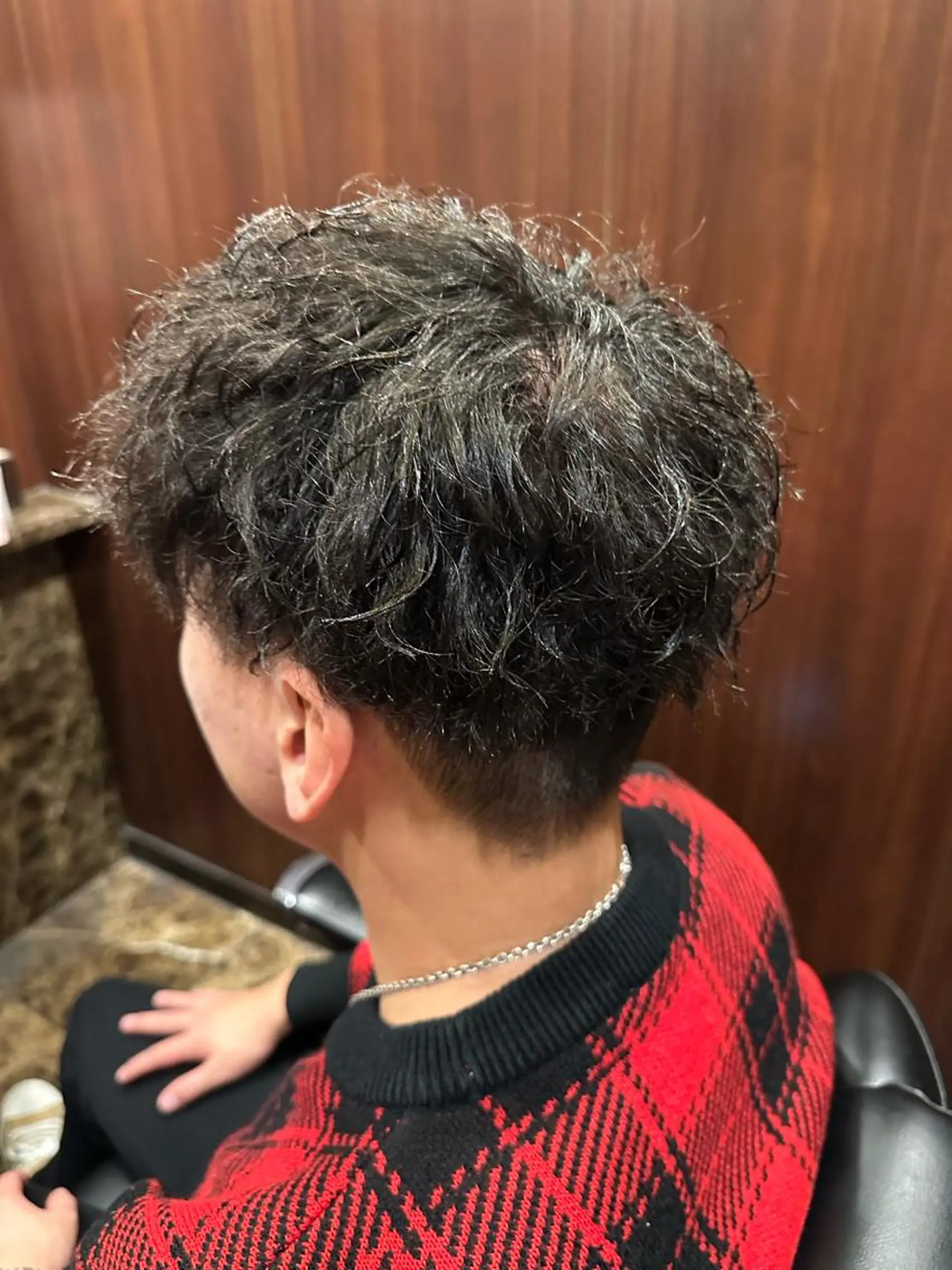 ショート パーマ メンズ 尾島 杏香のヘアスタイル