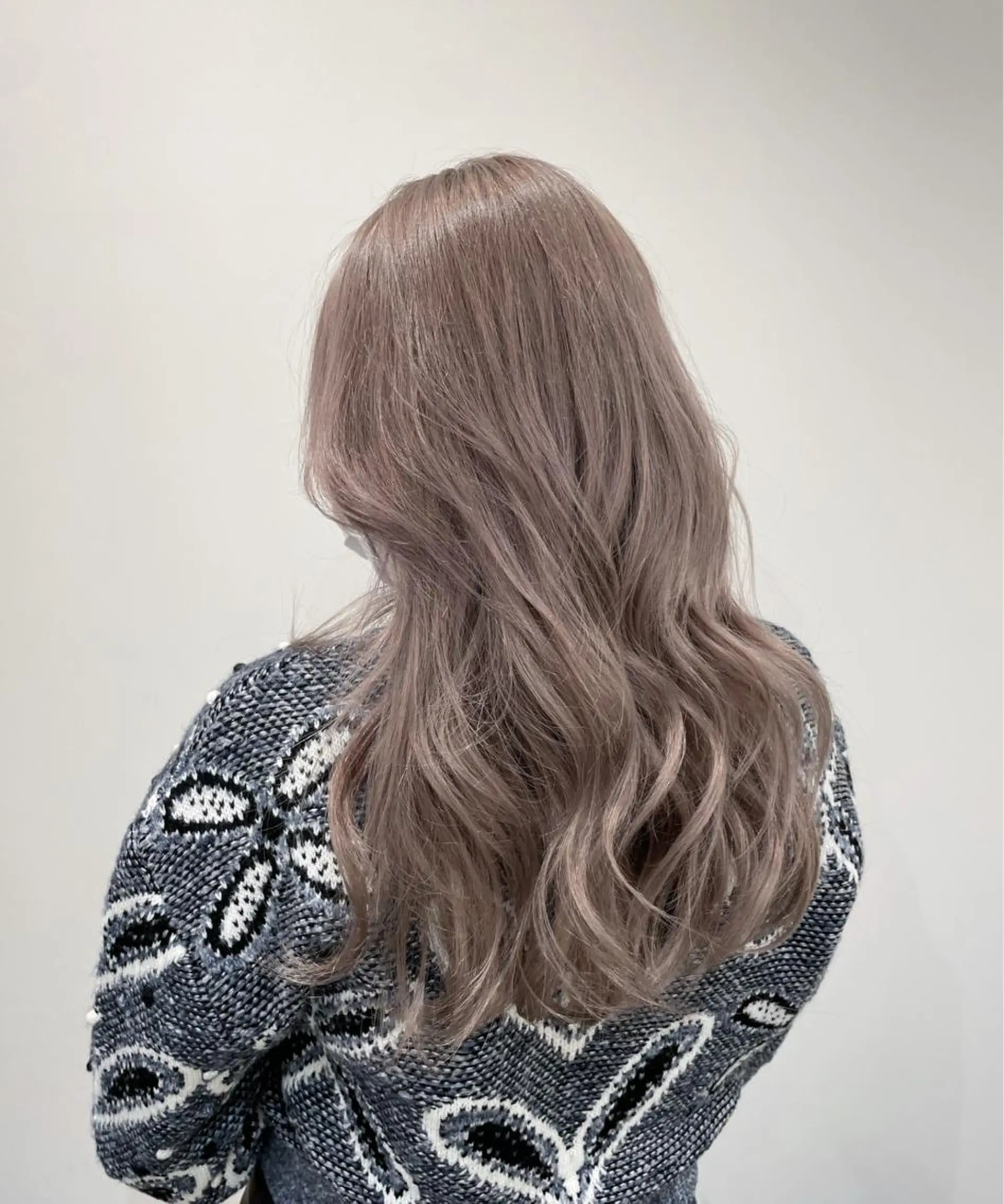 ロング カラー ベージュカラー ハイトーンカラー ホワイトベージュ NARE 韓国ヘアのヘアスタイル