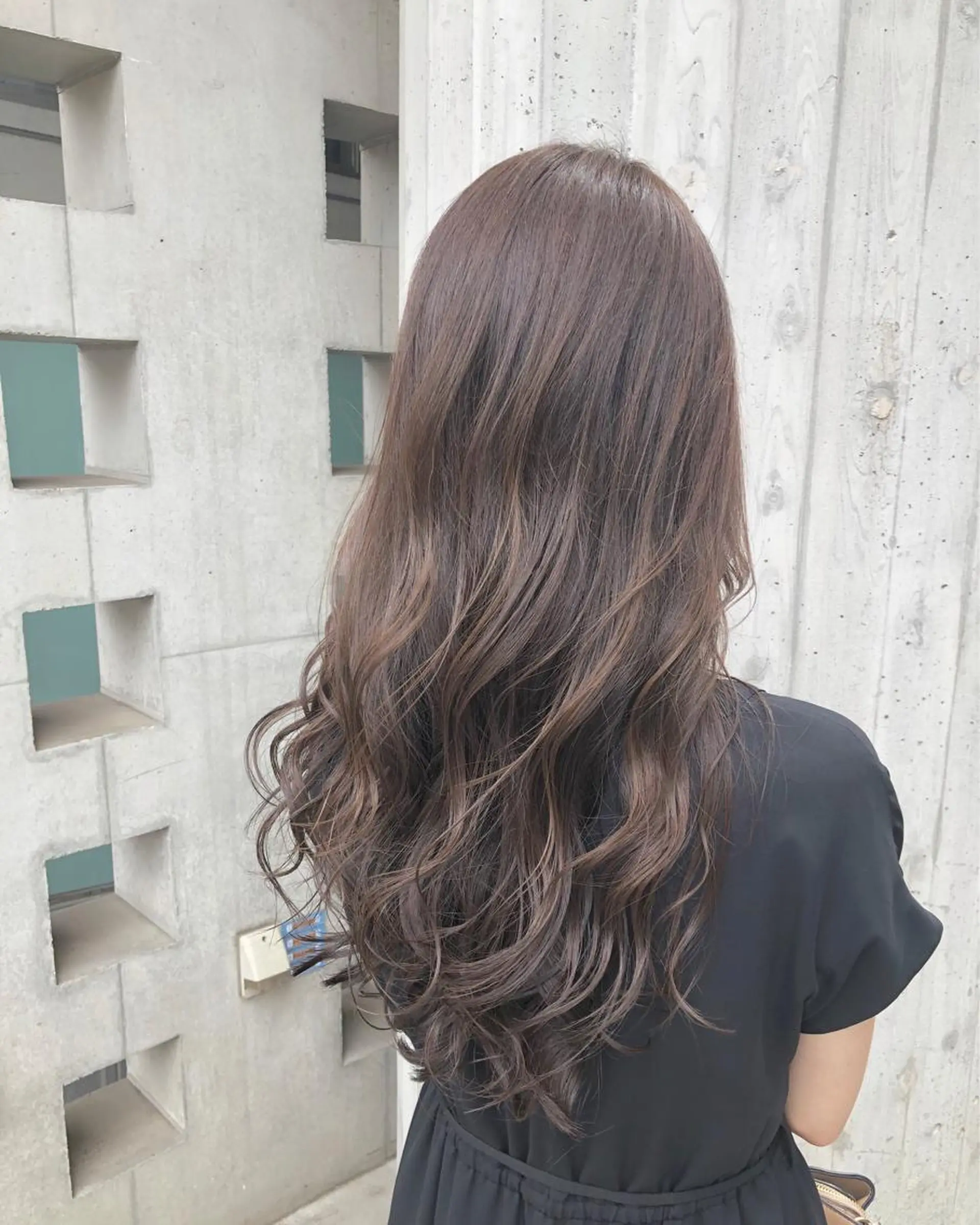 ロング カラー アディクシーカラー グレージュ イルミナカラー ロング カット ヘアカラー トリートメント 大人レイヤー🌞海外 🌞韓国🌞濱口のヘアスタイル