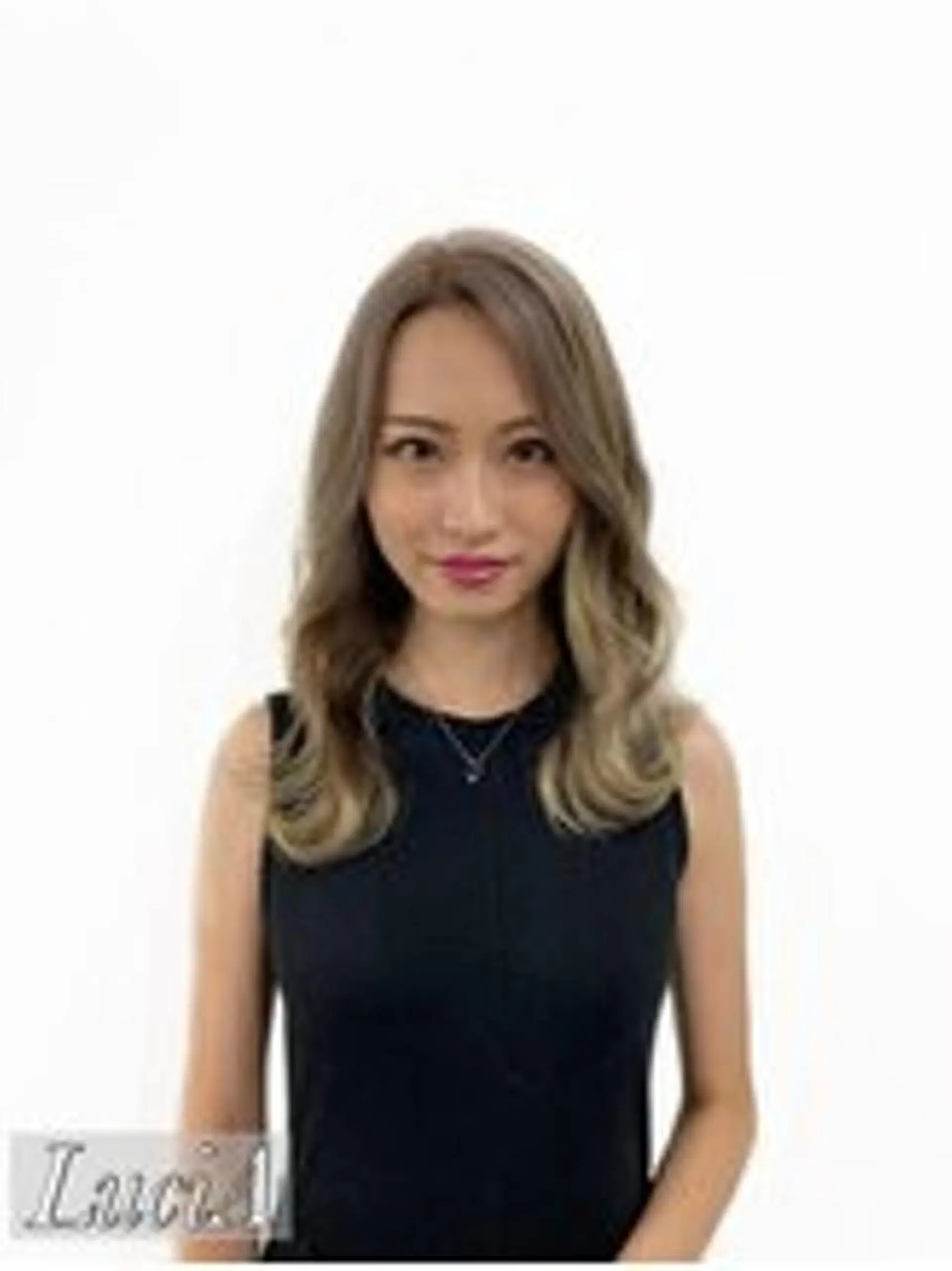 ロング ヘアアレンジ カラー LuciA エクステカラーのヘアスタイル