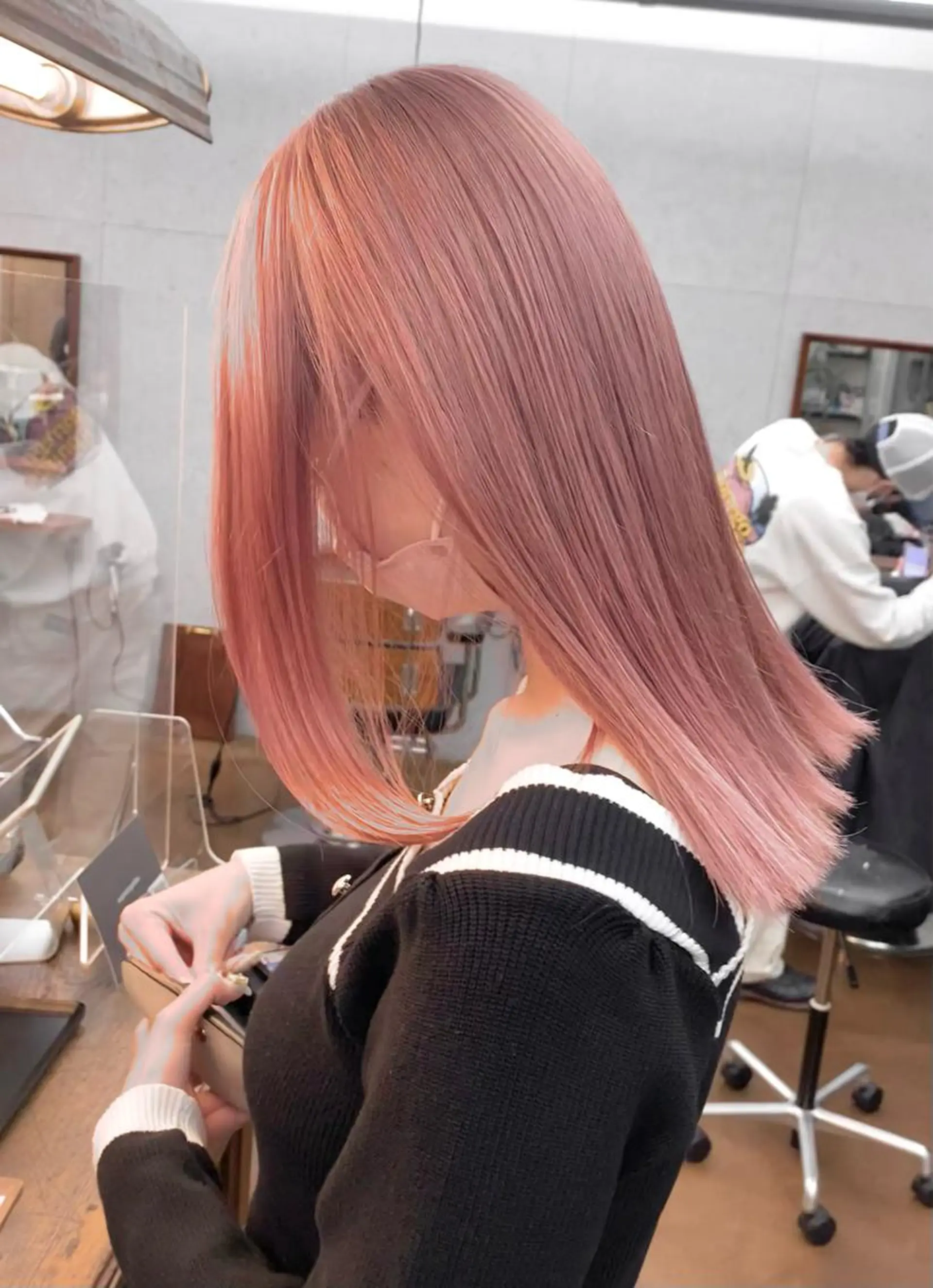 ミディアム カラー ブリーチ ハイトーンカラー ピンクカラー ホワイトピンク ハイトーン/デザイン hirokiのヘアスタイル