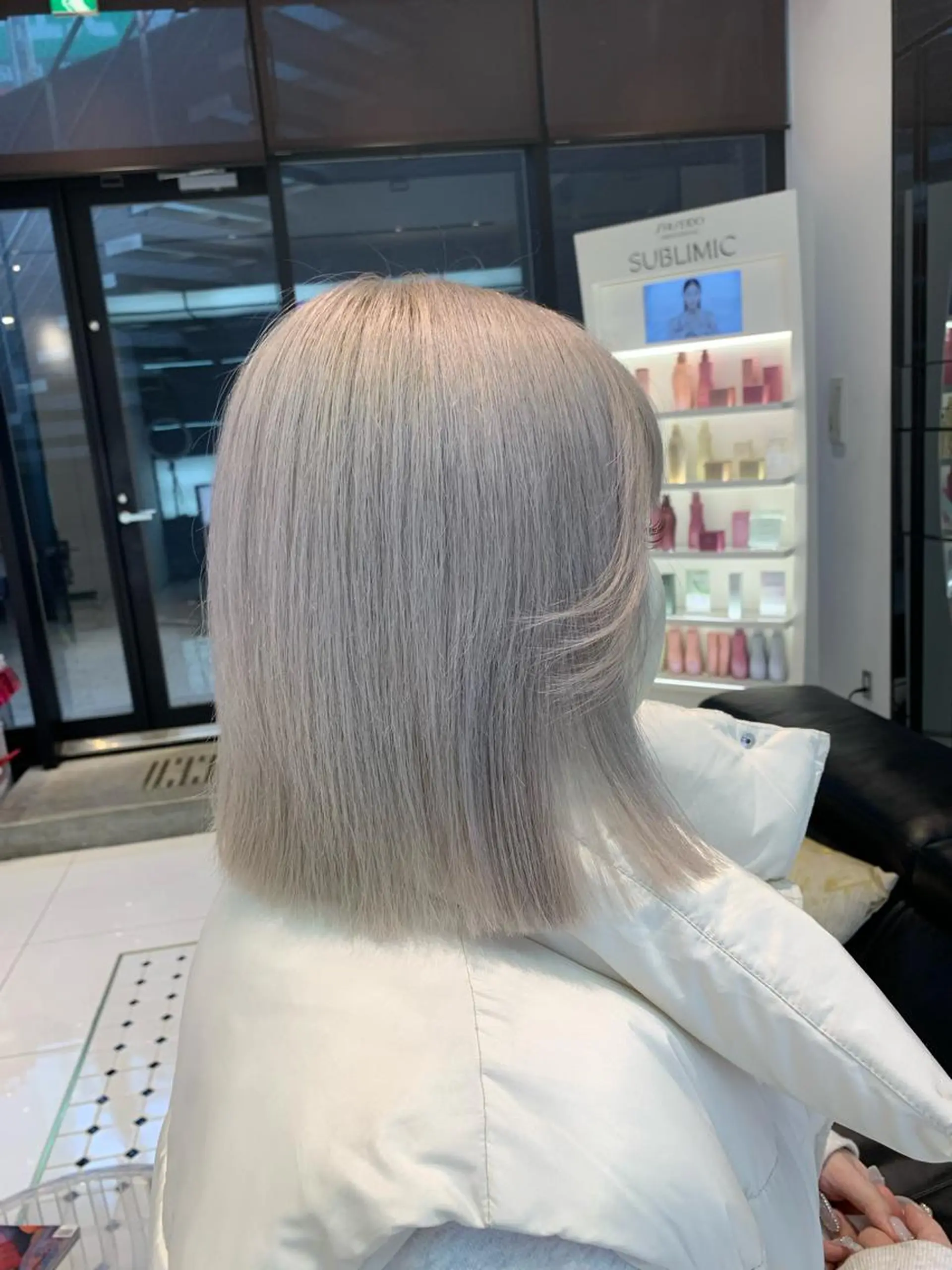 カラー ブロンド ホワイトブロンド keen吉祥寺所属・ハッシュカット ✦·.⋆  SAYAのヘアスタイル