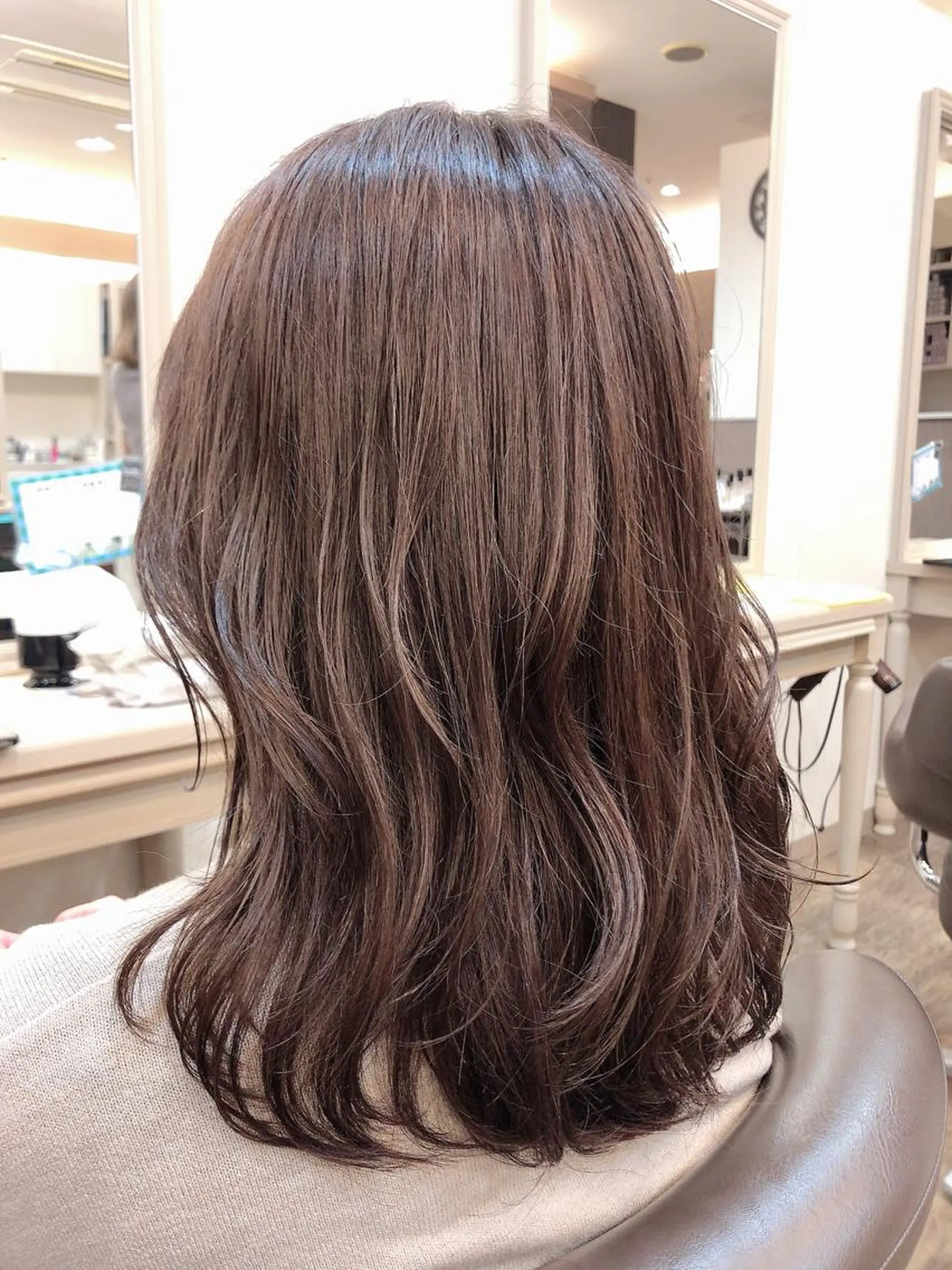 ミディアム カラー イルミナカラー 尚平 40代からの 髪質改善専門のその他イメージ