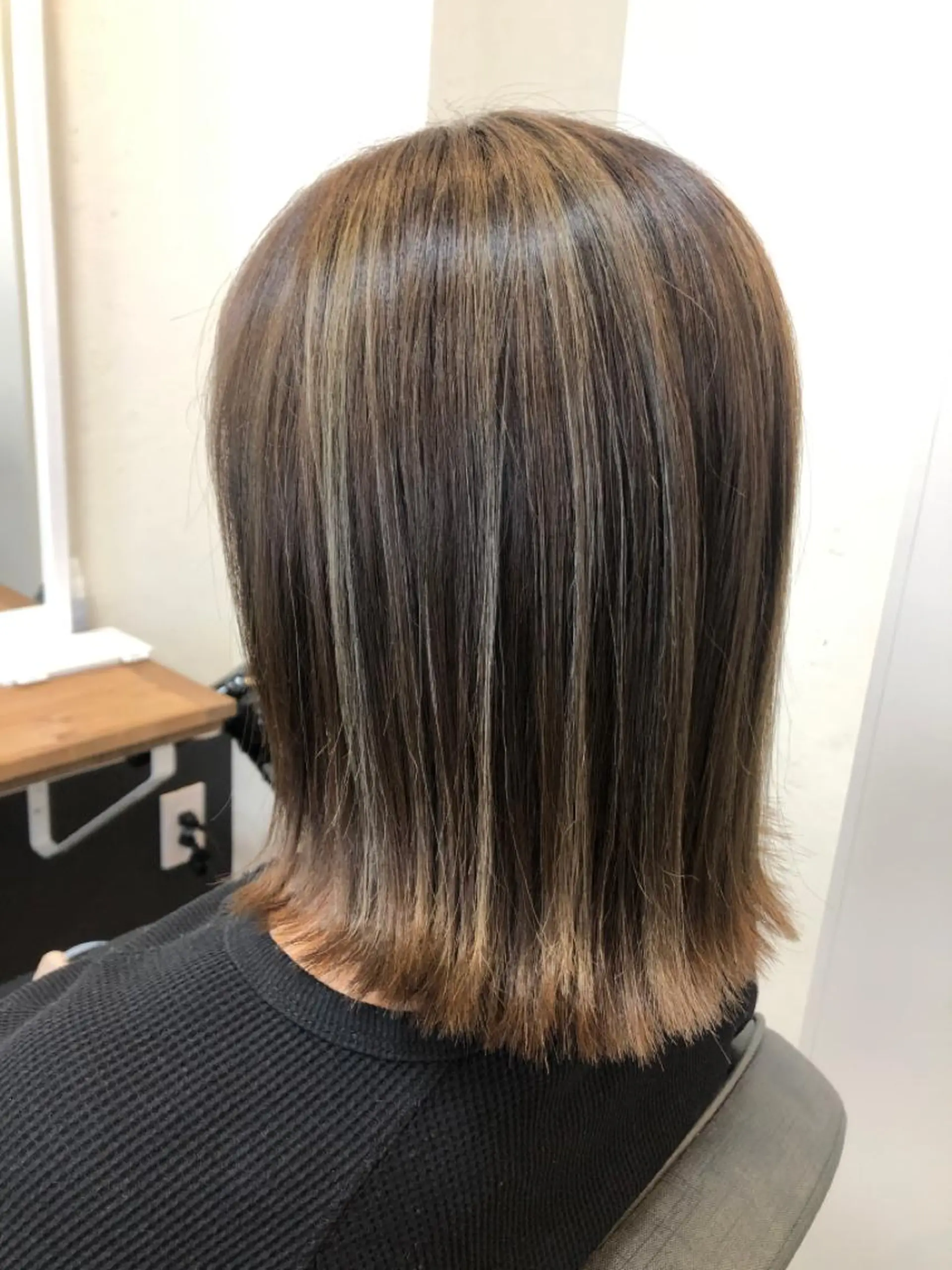 ミディアム TELA HAIRのヘアスタイル