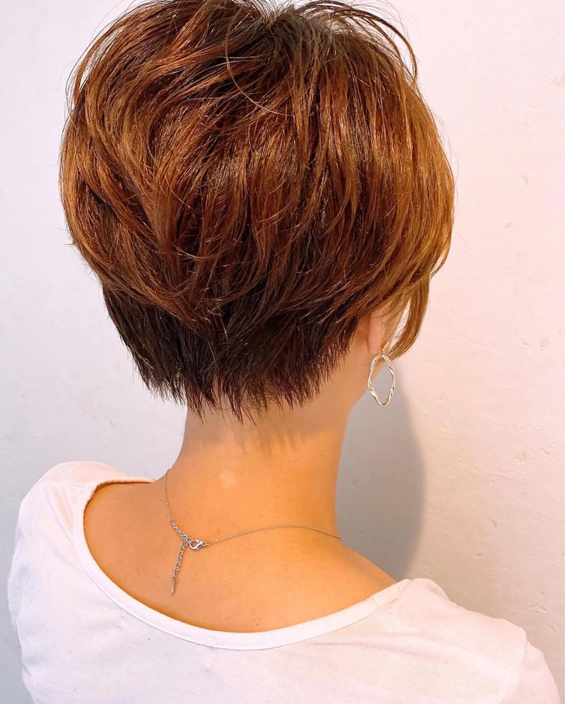 ショート カラー 伊藤 さやかのヘアスタイル