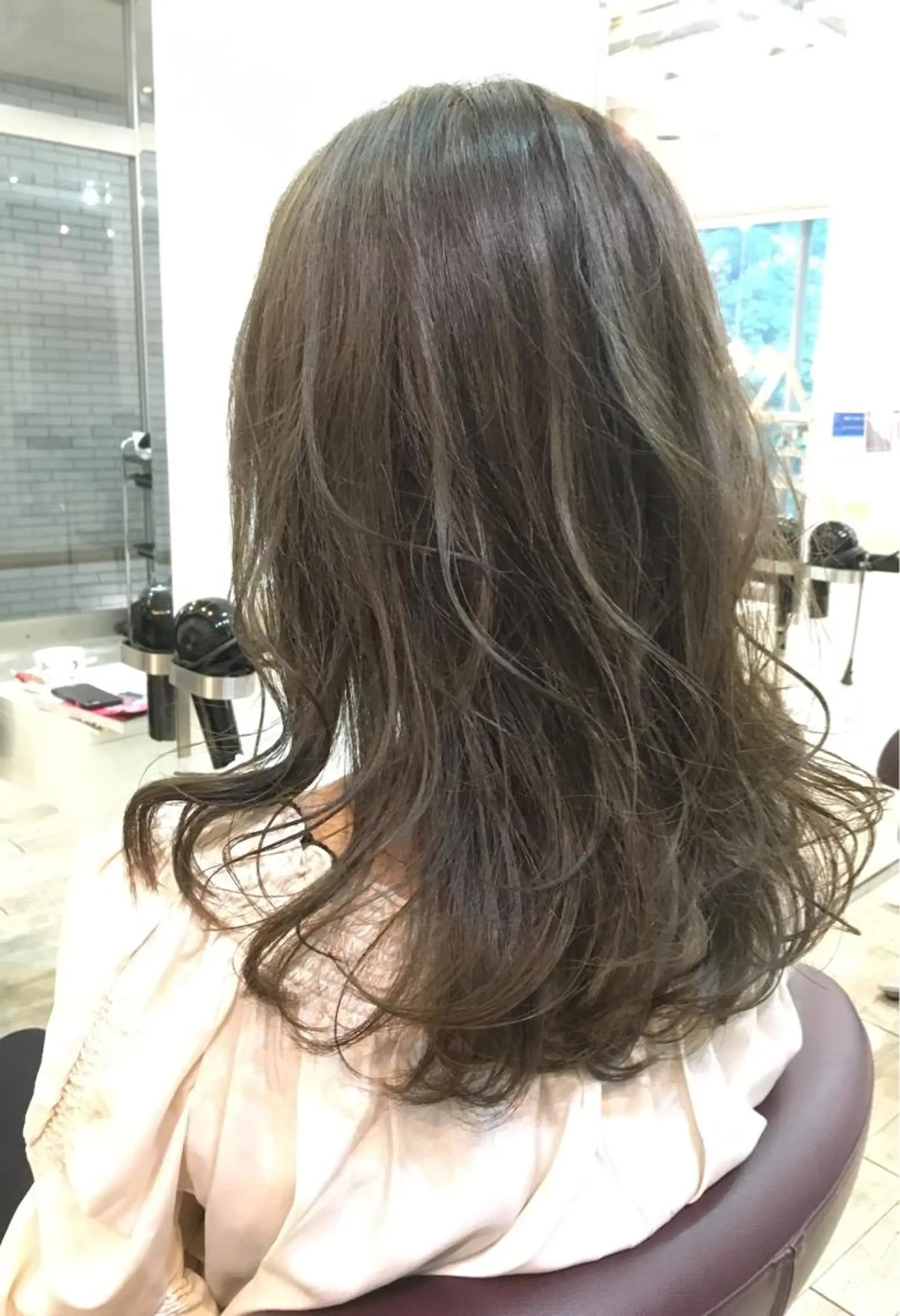 セミロング カラー アッシュ 中村 よしひでのヘアスタイル
