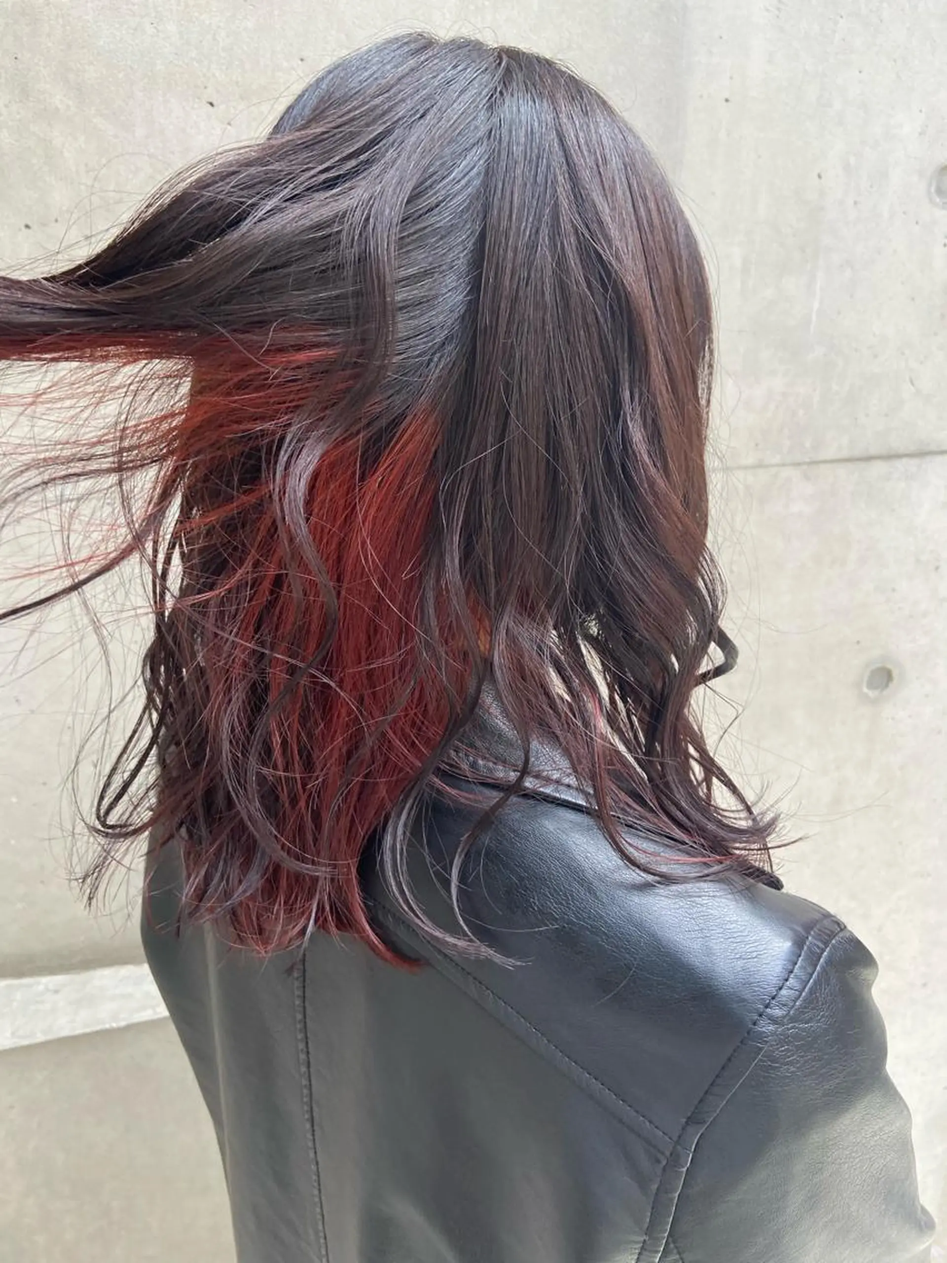 セミロング なつめ🐶ショート ベージュカラーのヘアスタイル