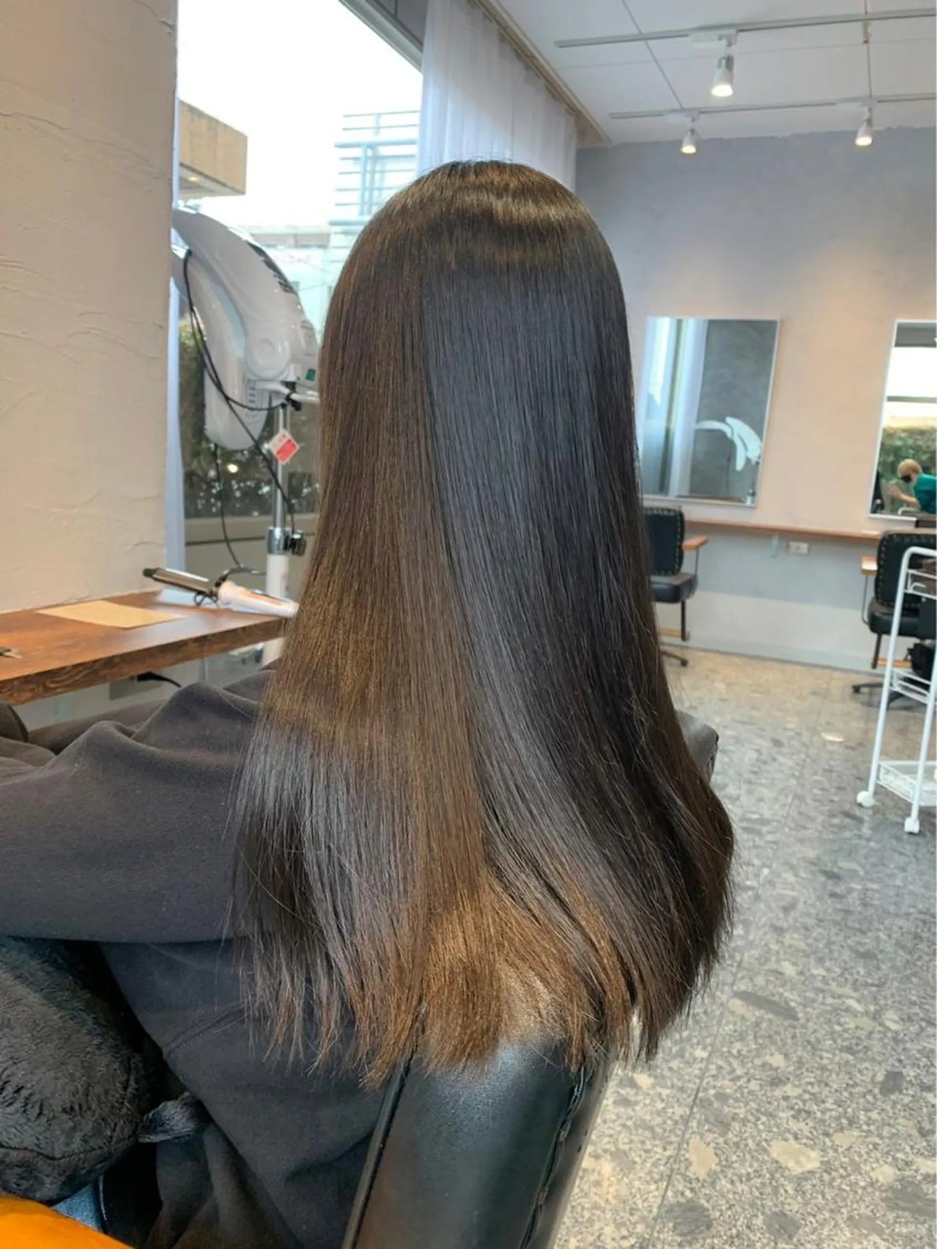 ロング アブアイ所属・髪質改善・ハイトーン 🌈SENAのヘアスタイル