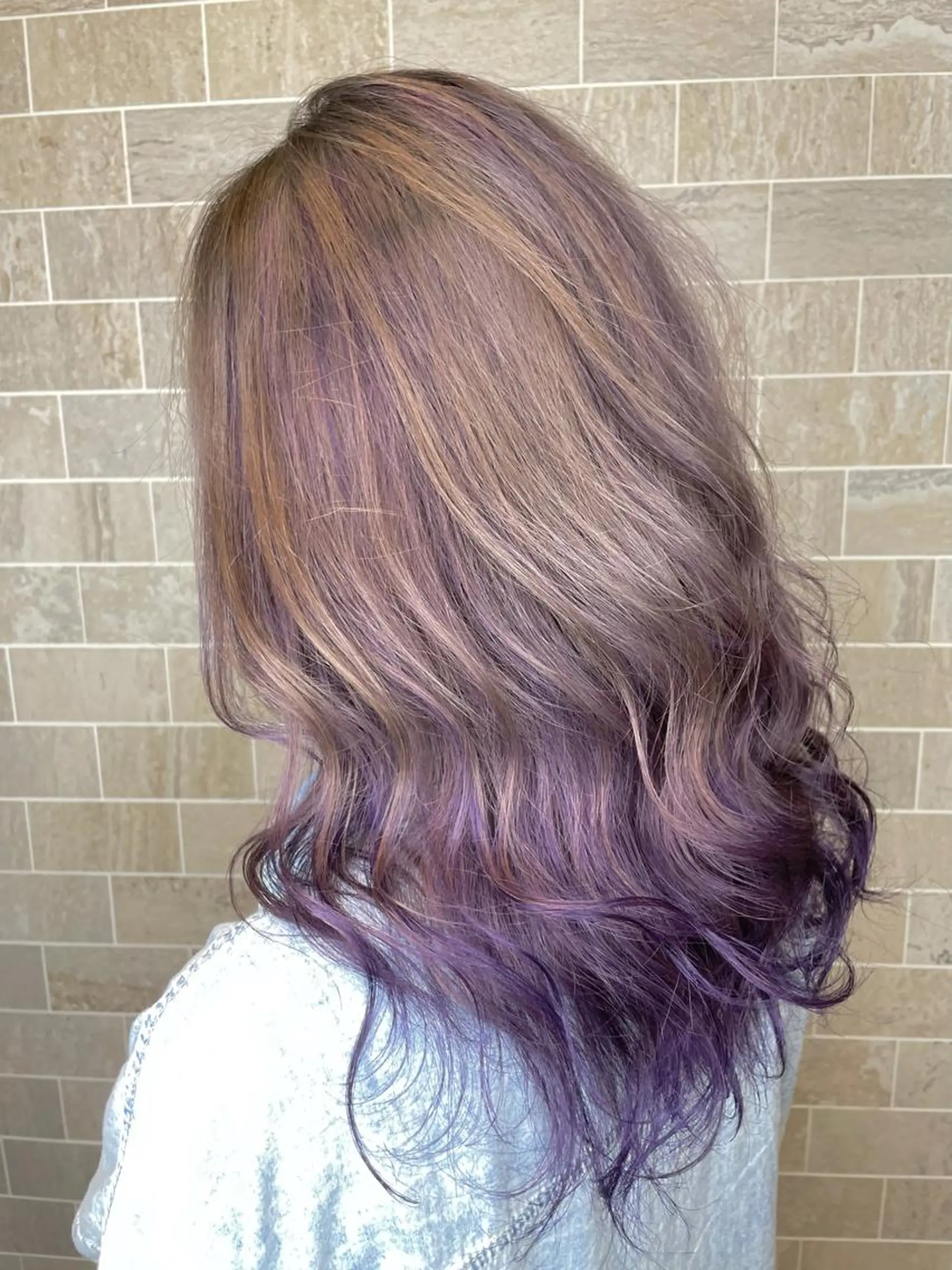 セミロング ヘアカラー トリートメント ブリーチ毛矯正.髪質 改善.髪にドラマをのヘアスタイル