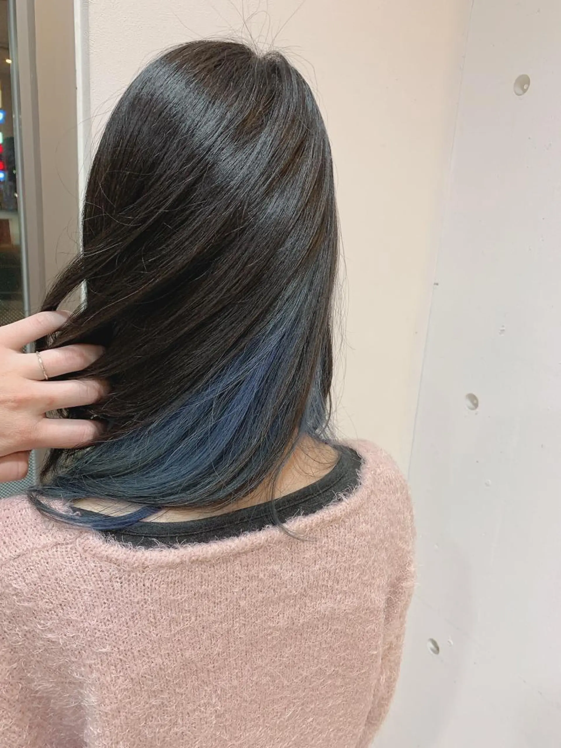 ミディアム カラー ブリーチ インナーカラー 白髪ぼかしハイライト 柳川拓哉のヘアスタイル