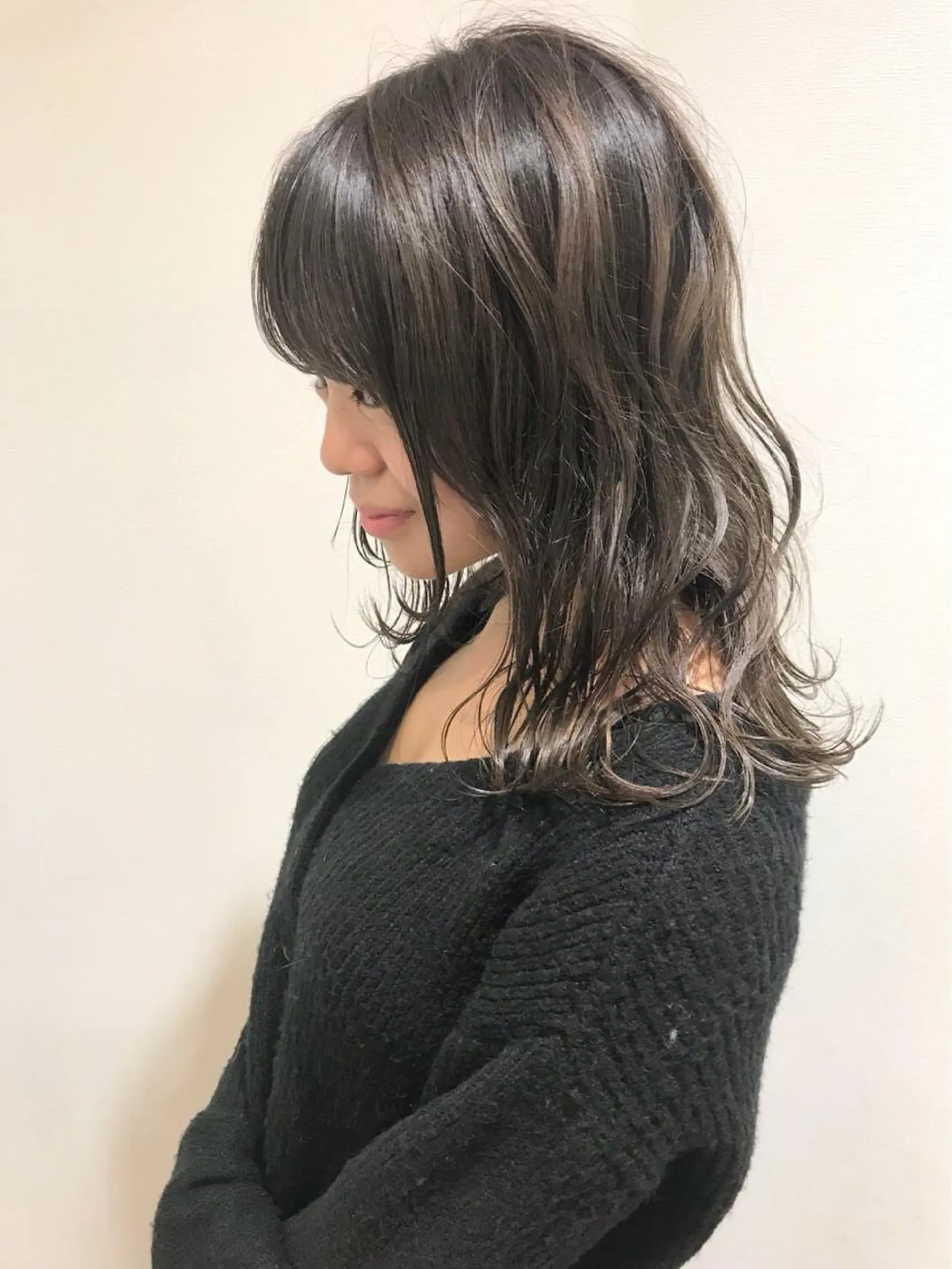 ミディアム カラー アッシュ グレージュ ディレクター ノナカのヘアスタイル