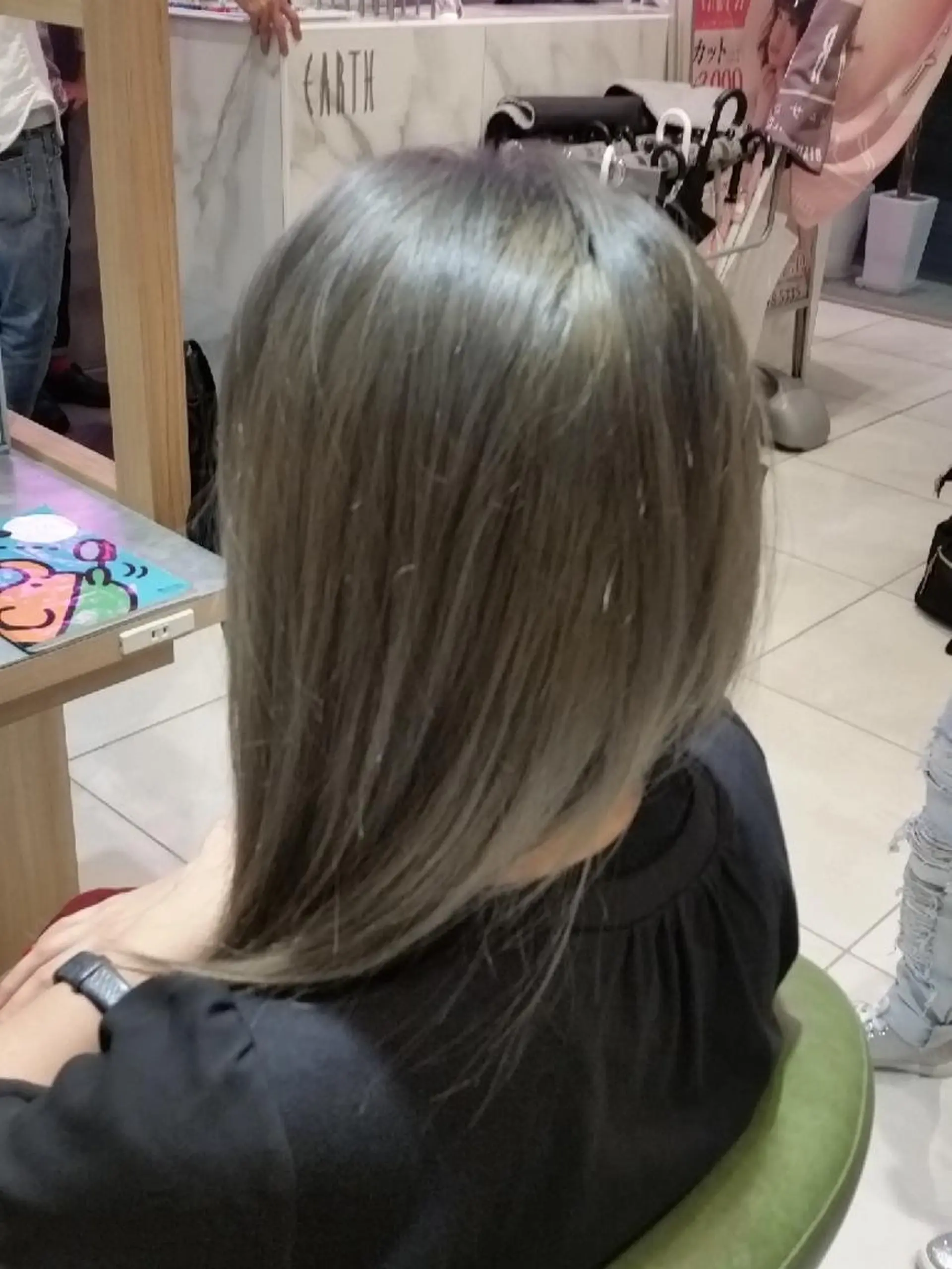 ロング ヘアカラー トリートメント 韓国風パーマ、白髪ぼ かし　マキノタカユキのヘアスタイル