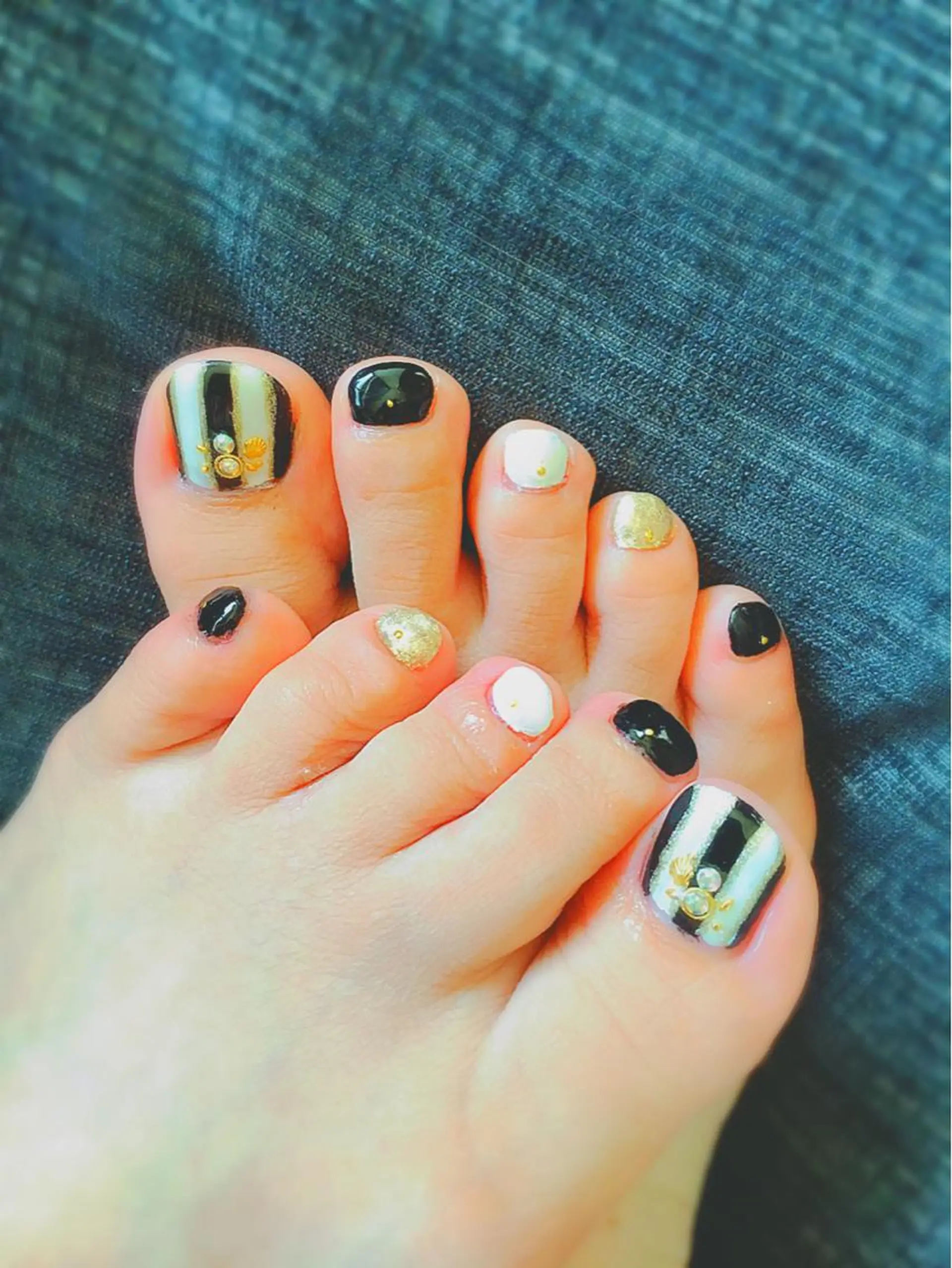 ネイル フットネイル ストーンネイル CULU -LUのネイルデザイン