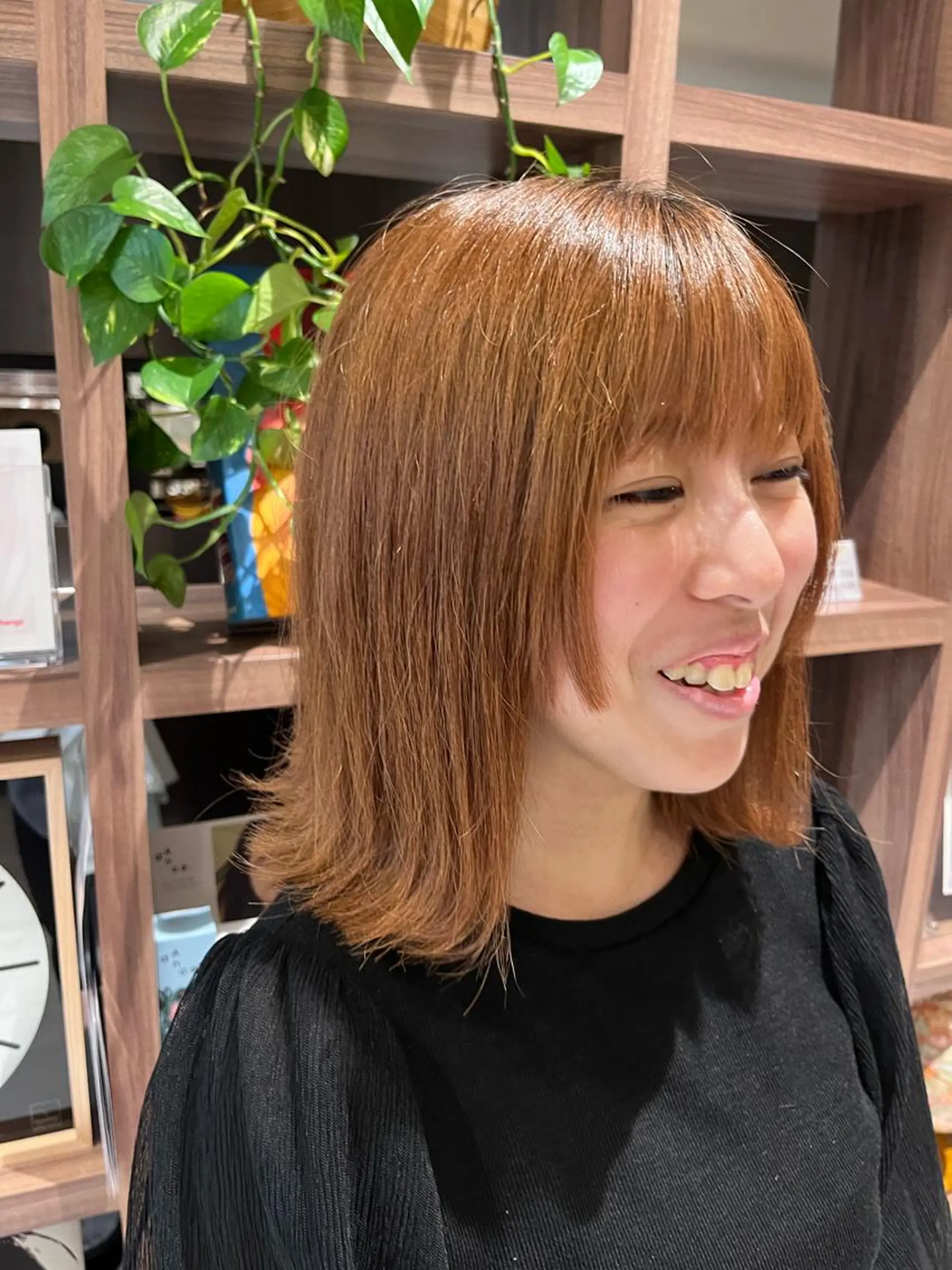 セミロング 顔周りカット 外ハネヘア dogstar小林諒 パーマ/レイヤーのヘアスタイル